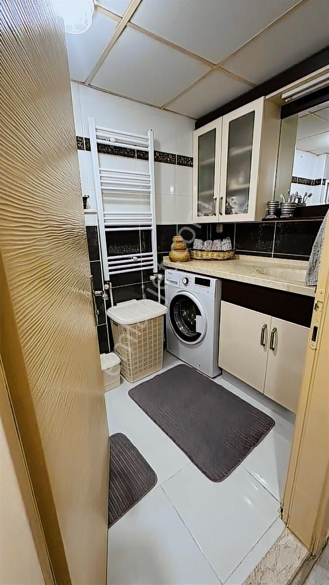 Kasımpaşanın Gözde Sitesi Sekonda Geniş 3+1 Satılık - Görsel 3