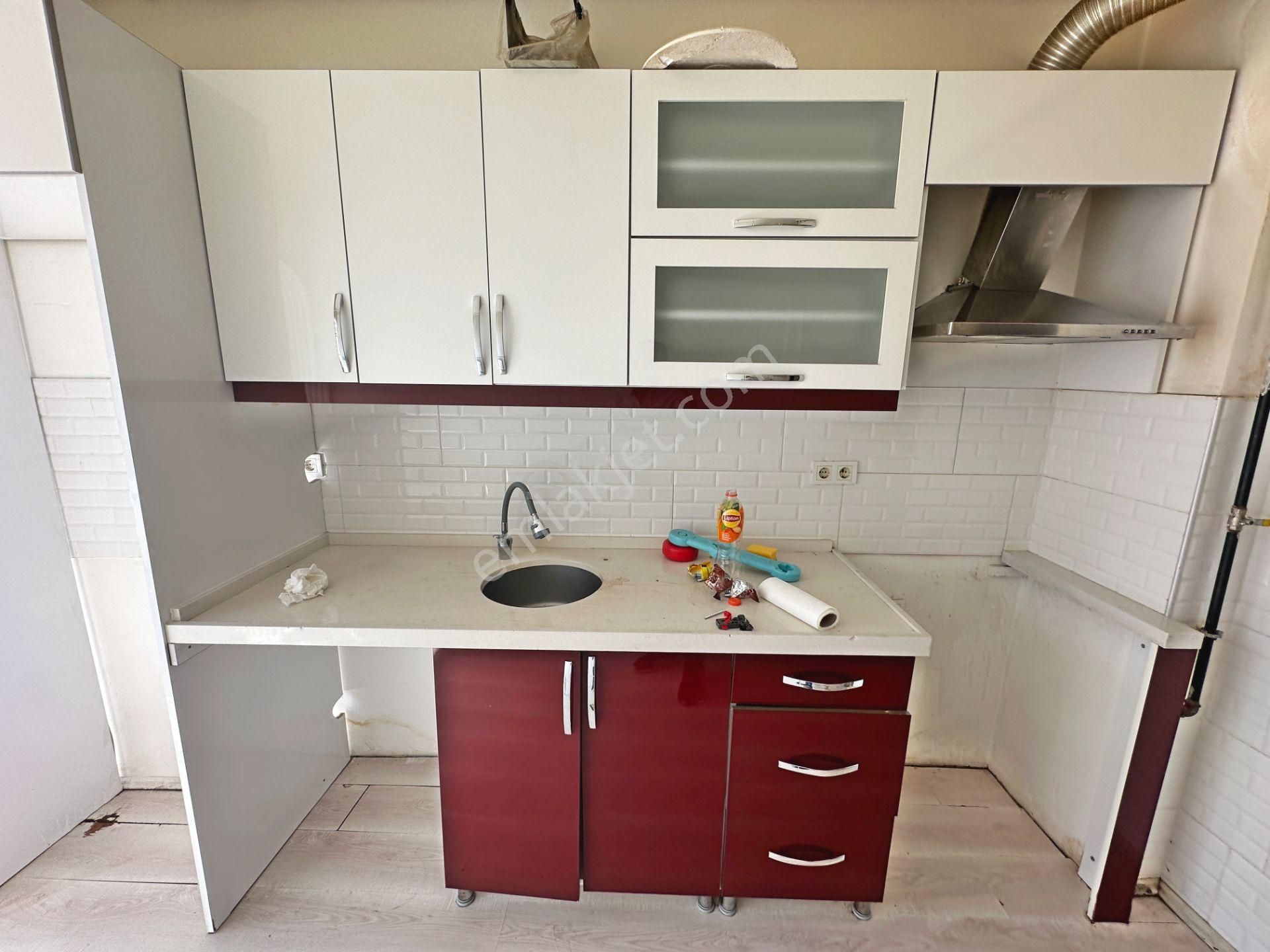 Tuzluçayır Mahallesinde Göbek Yakını Katta Full Yapılı 3+1 Kiralık Daire - Görsel 3