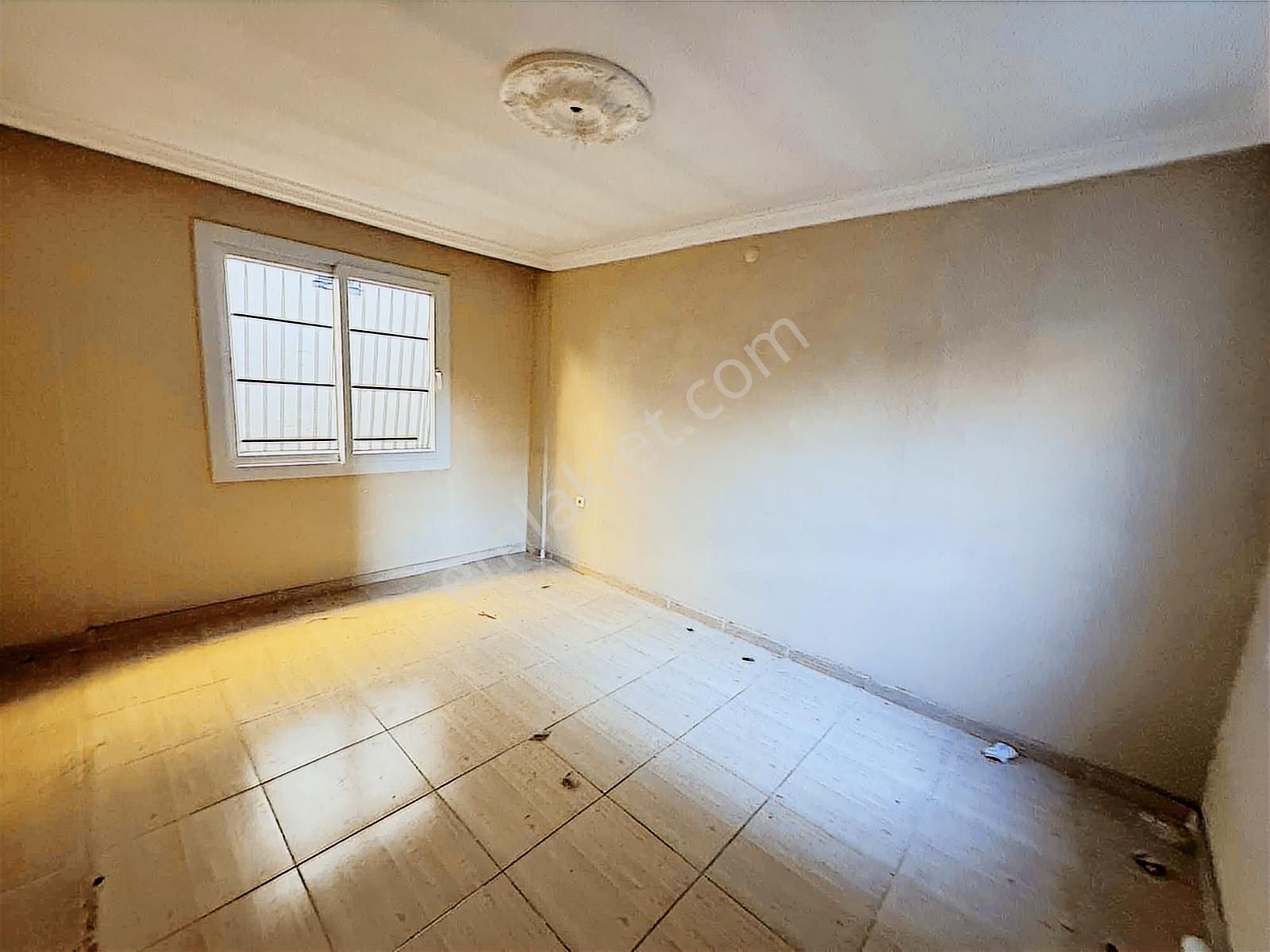 Lavinia Yeşilevler'de 180m2 Bahçeli Köşebaşı Satılık Müstakil - Görsel 4