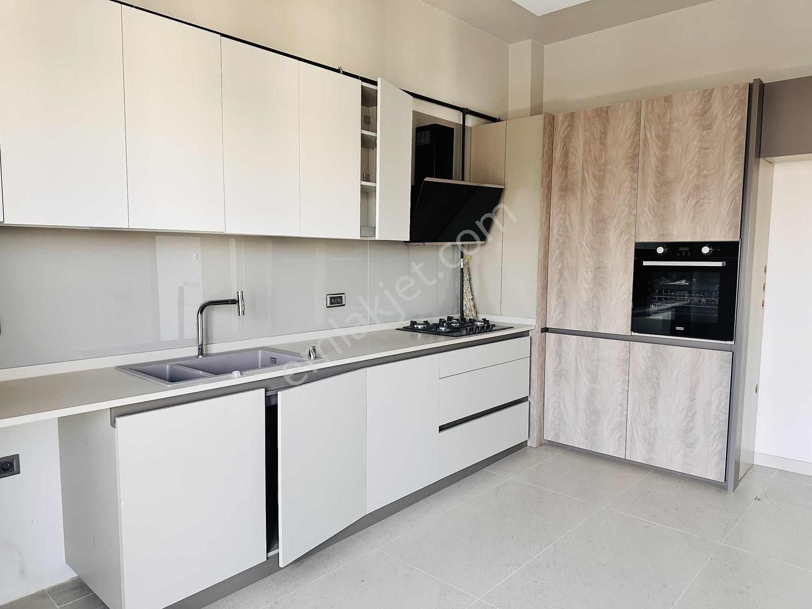 Konyaaltı Lüks Sitede Havuz Manzaralı 3+1 Satılık Daire - Görsel 4