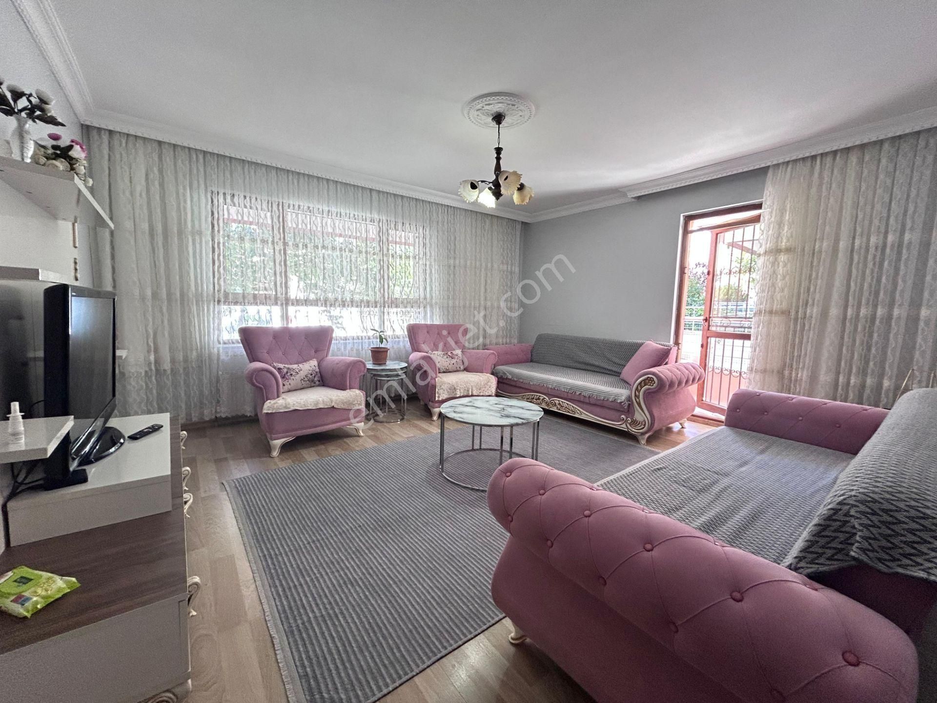 Lider Emlak'tan Güneşevlerde Kilerli 3+1 Satılık Daire - Görsel 3