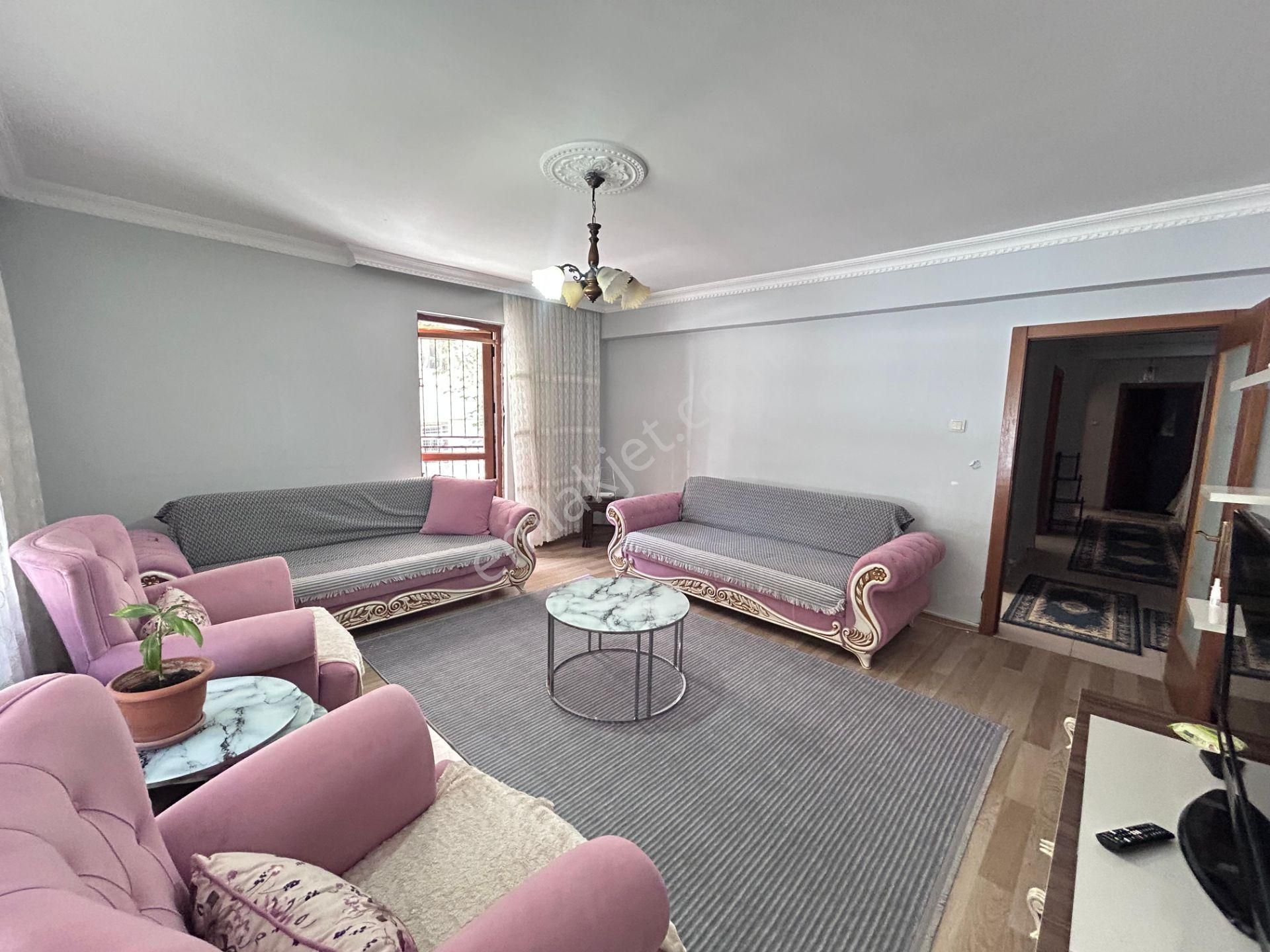 Lider Emlak'tan Güneşevlerde Kilerli 3+1 Satılık Daire