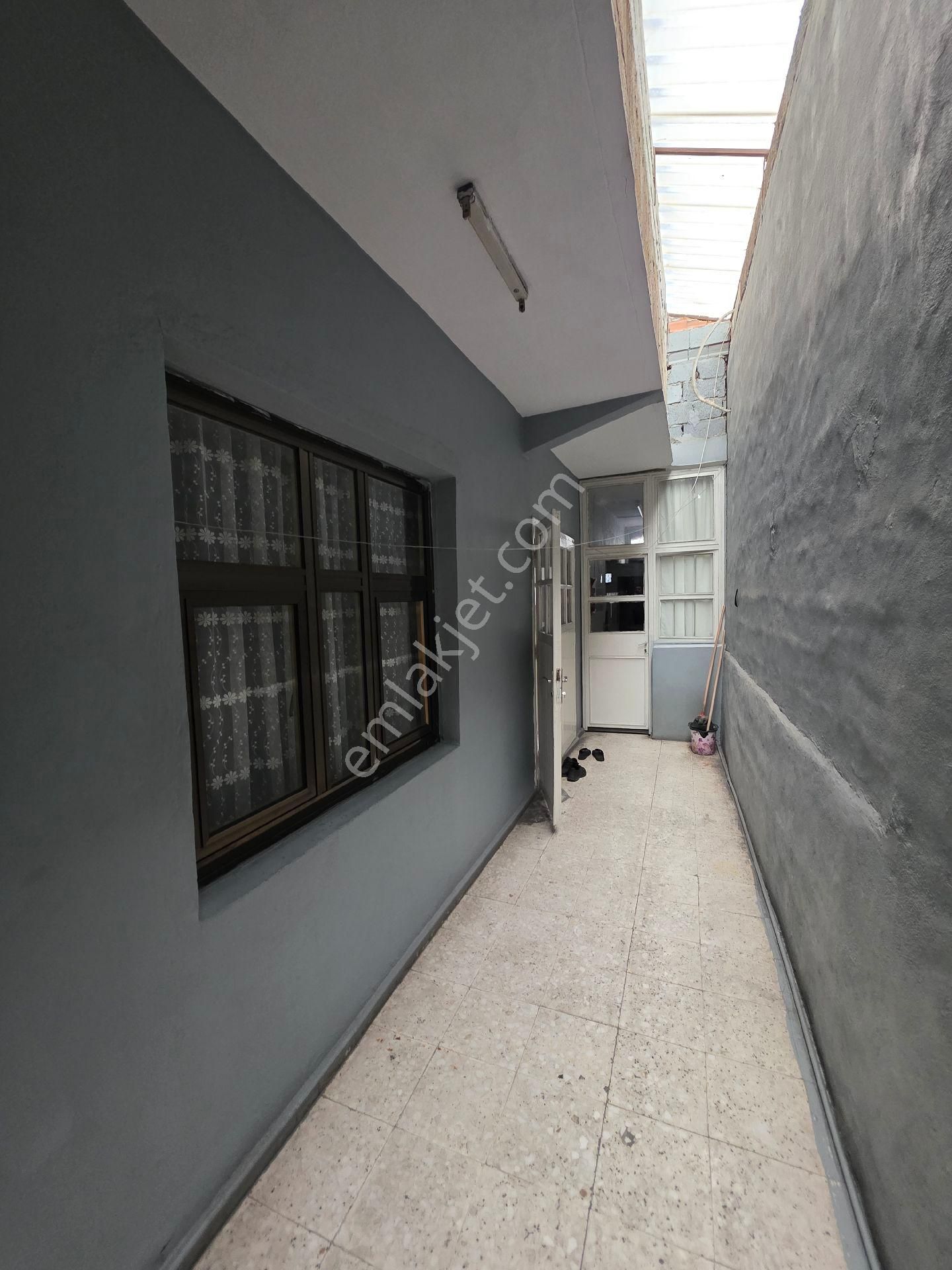 Emin Ağa Caddesi Üzerinde En Yoğun Güzergahta Komple Bina Satılık5 Daire + 3 Dükkân - Görsel 15