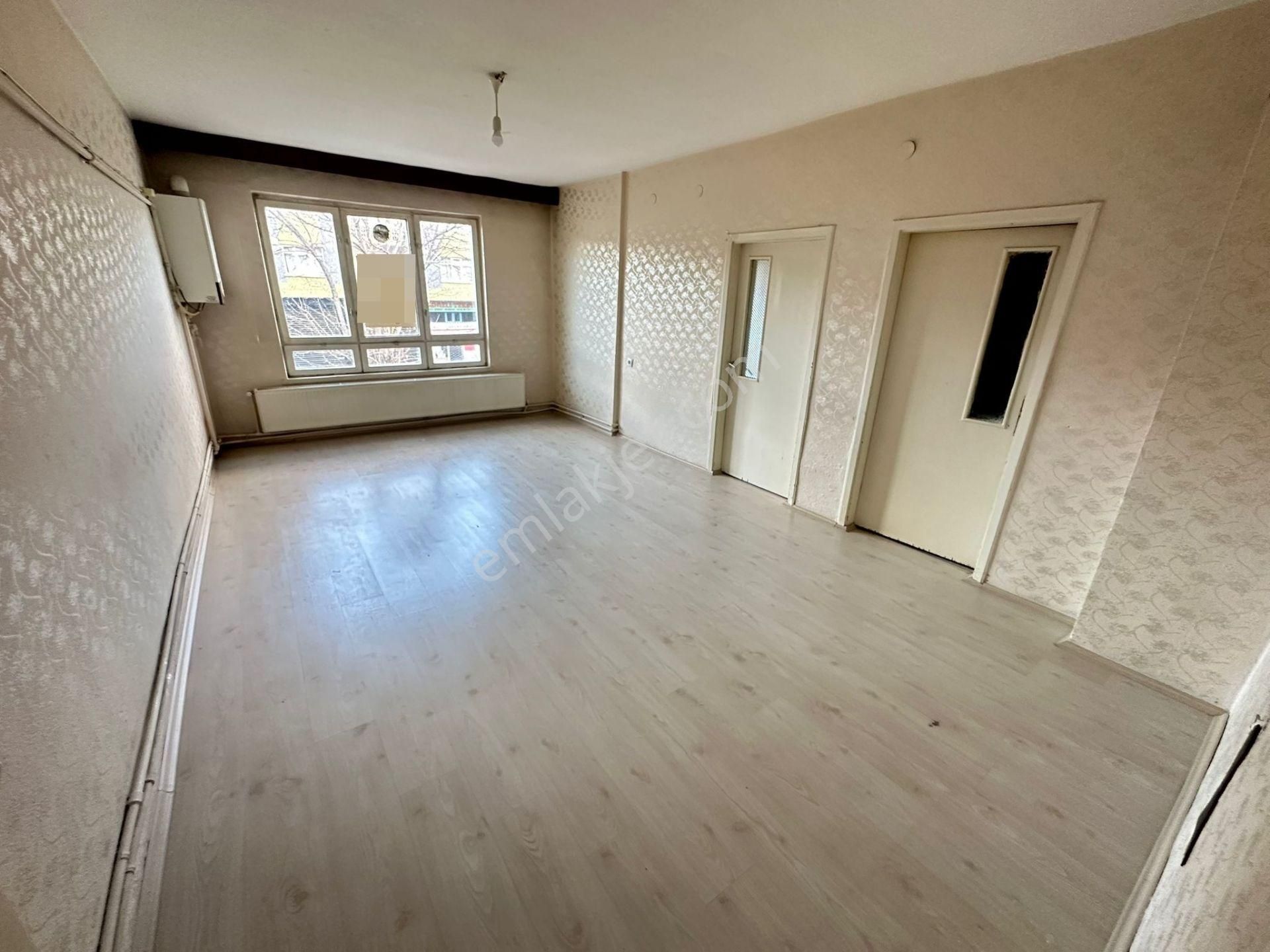 Sanatoryum Caddesi Paraleli 3+1 Orta Kat Ön Cephe Emsalsiz Daire