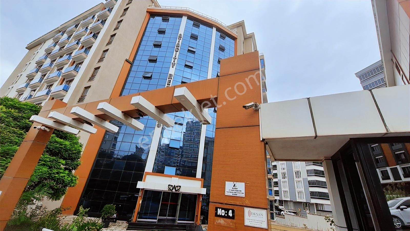 Şehrin Göbeğinde,yüksek Krediye Uygun,havuzlu Satılık 1+1 Ðaire