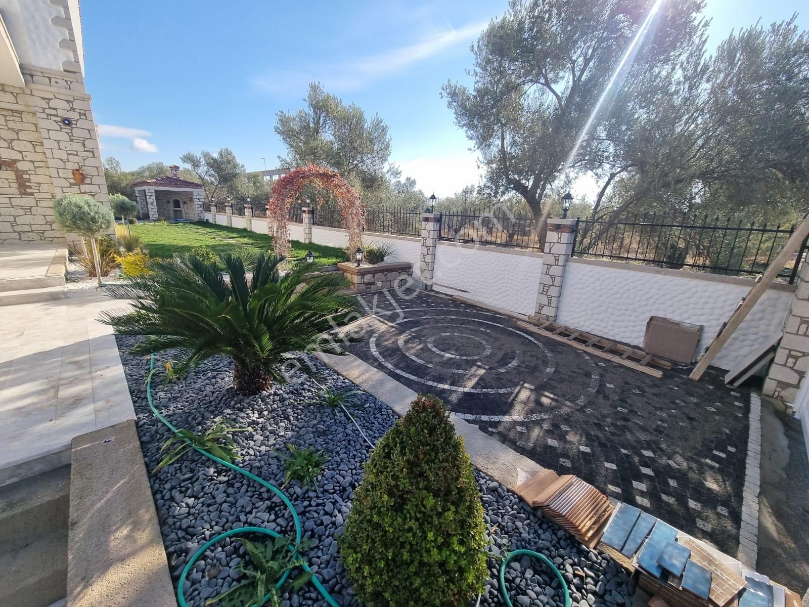 Altınolukta Özel Tasarım 650 M²içinde Havuzlu Taş Villa - Görsel 11