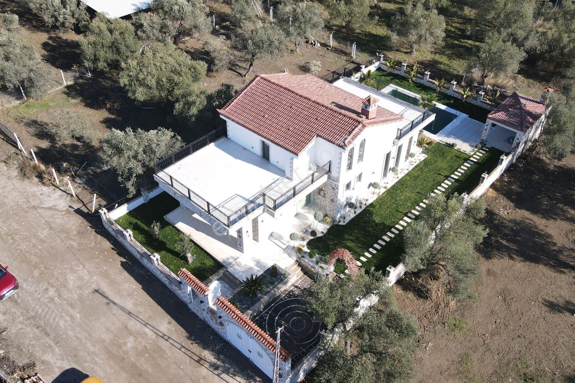 Altınolukta Özel Tasarım 650 M²içinde Havuzlu Taş Villa - Görsel 8