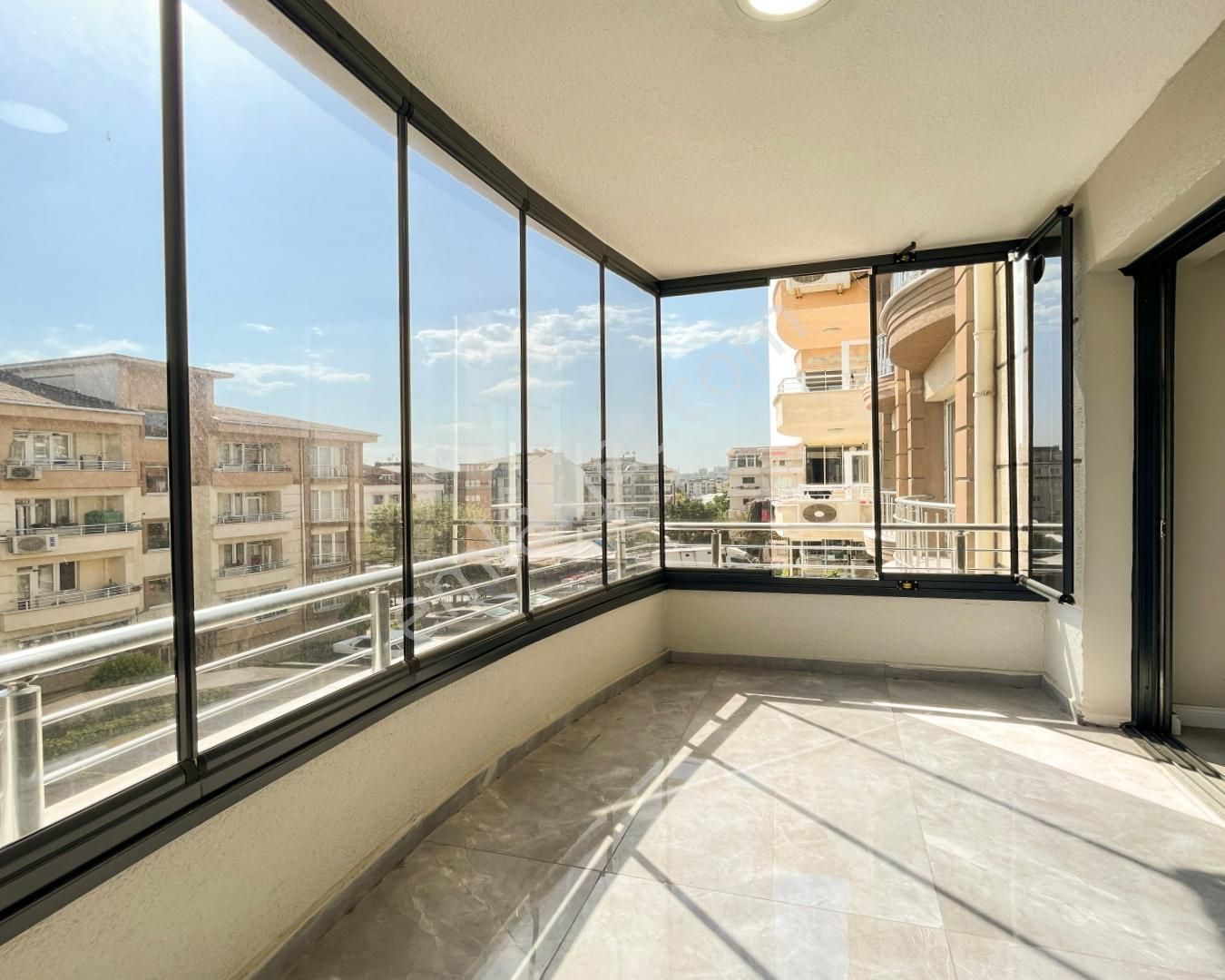 Site İçinde Güvenli Ve Modern Tasarımlı 2+1 Arakat Daire - Görsel 15