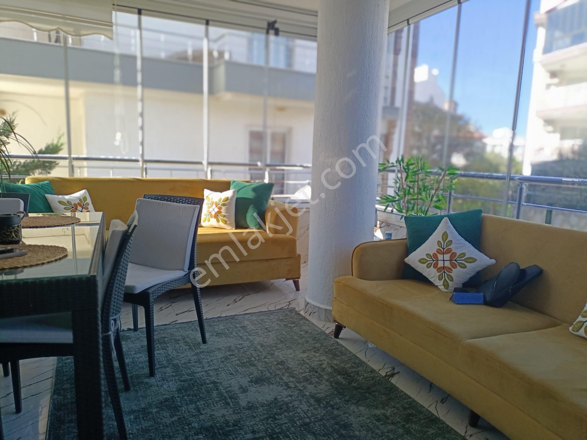 Kuşadası Değirmenderede Tek Blok Havuzsuz 3+1 - Görsel 3