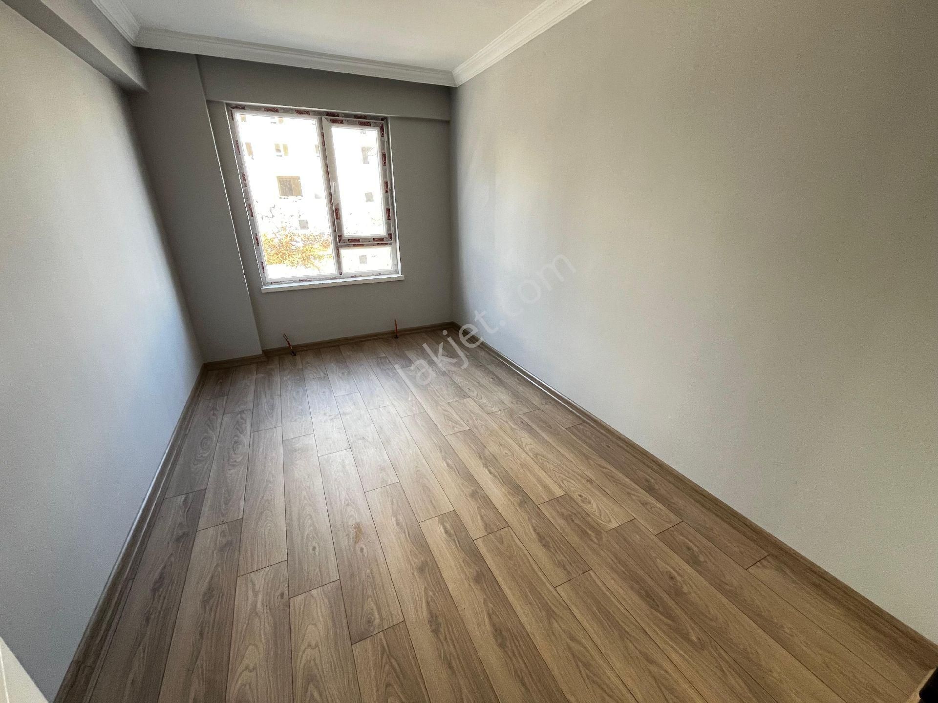 Ferudunçelik 8.cd İmk Lisesi Yakını 2.kat 3+1 135m2 Teras Balkonlu Vestiyer Duşakabin D.kagıtlı - Görsel 15