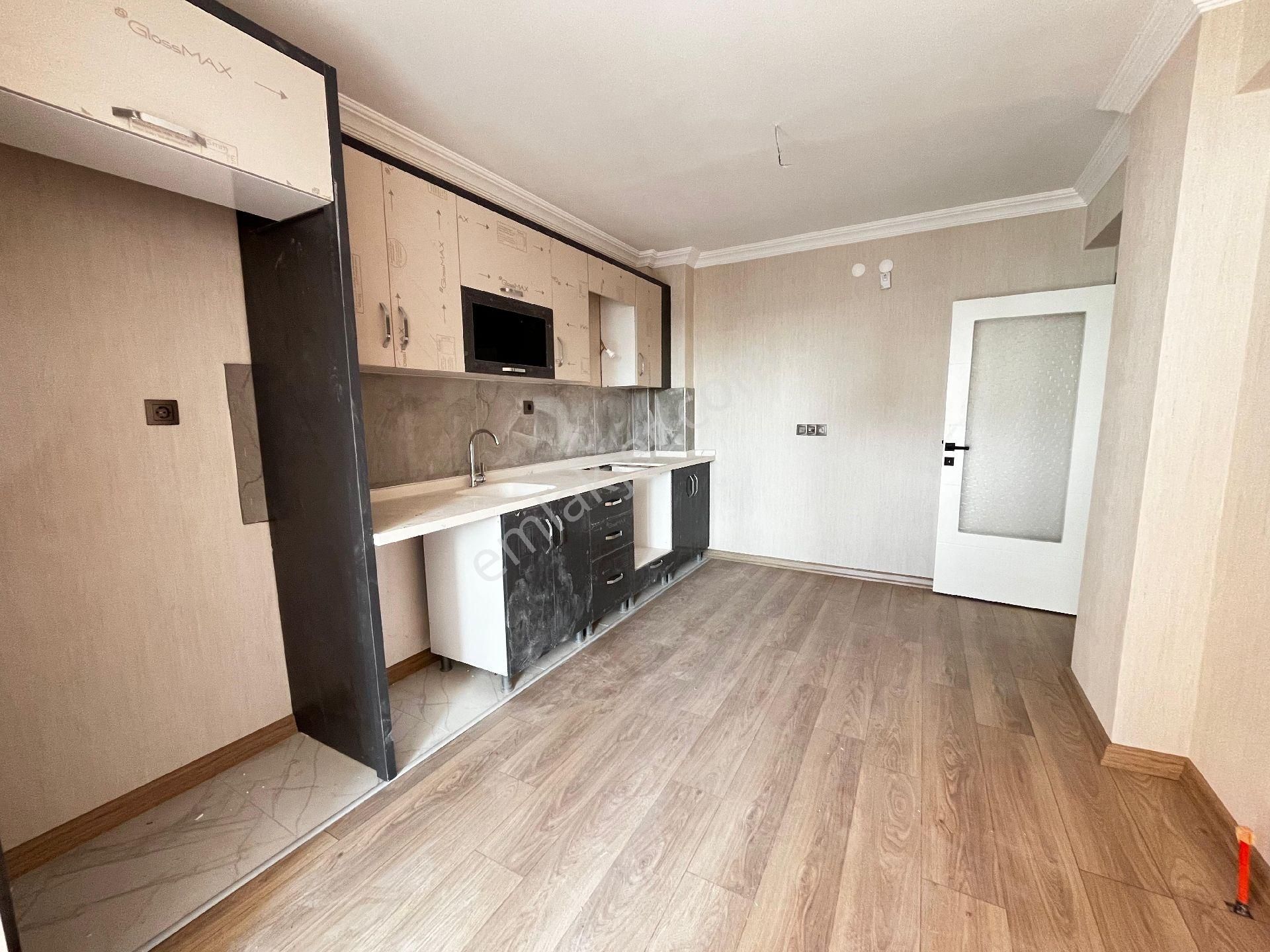 Ferudunçelik 8.cd İmk Lisesi Yakını 2.kat 3+1 135m2 Teras Balkonlu Vestiyer Duşakabin D.kagıtlı - Görsel 2