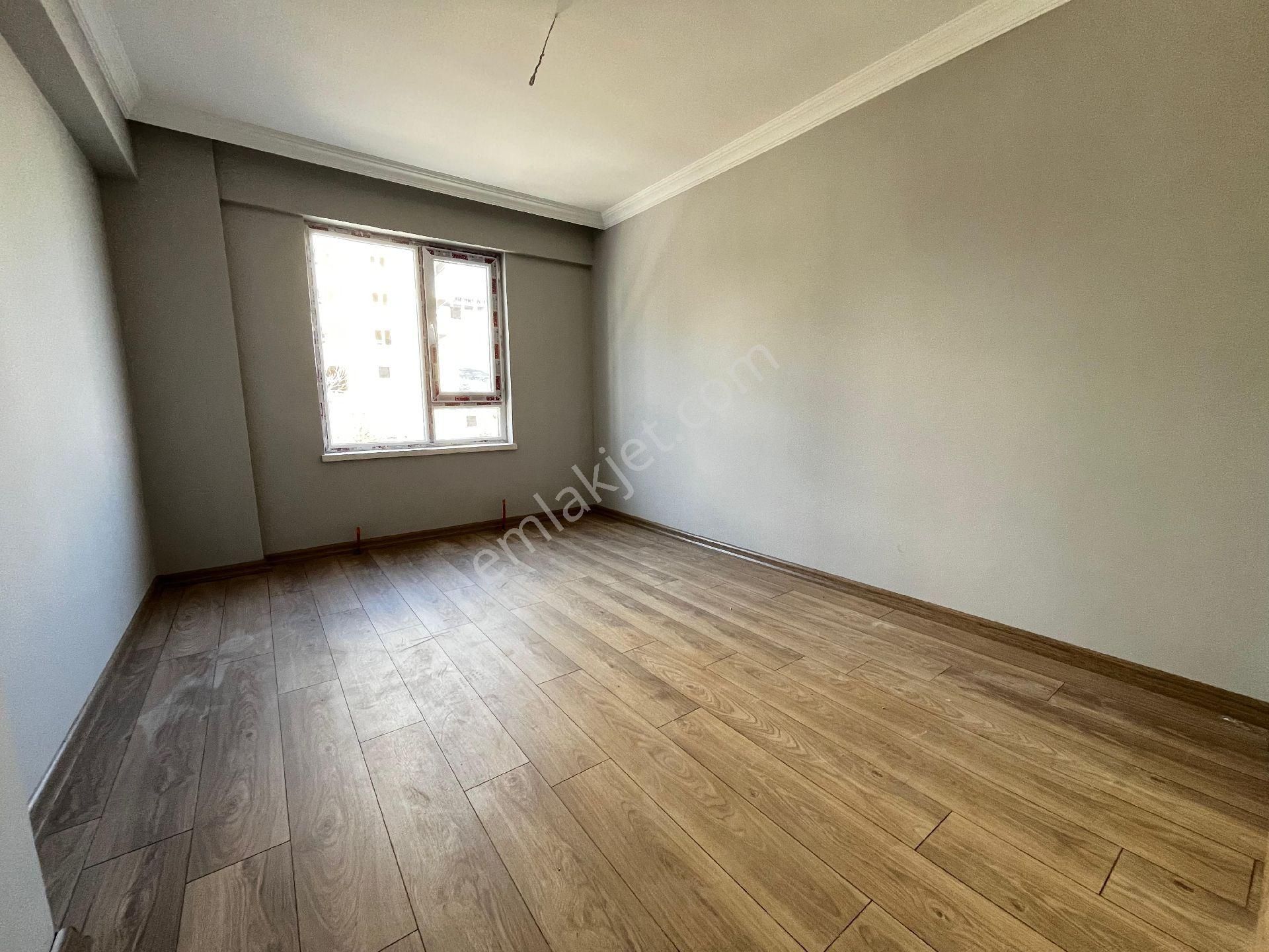 Ferudunçelik 8.cd İmk Lisesi Yakını 2.kat 3+1 135m2 Teras Balkonlu Vestiyer Duşakabin D.kagıtlı - Görsel 12