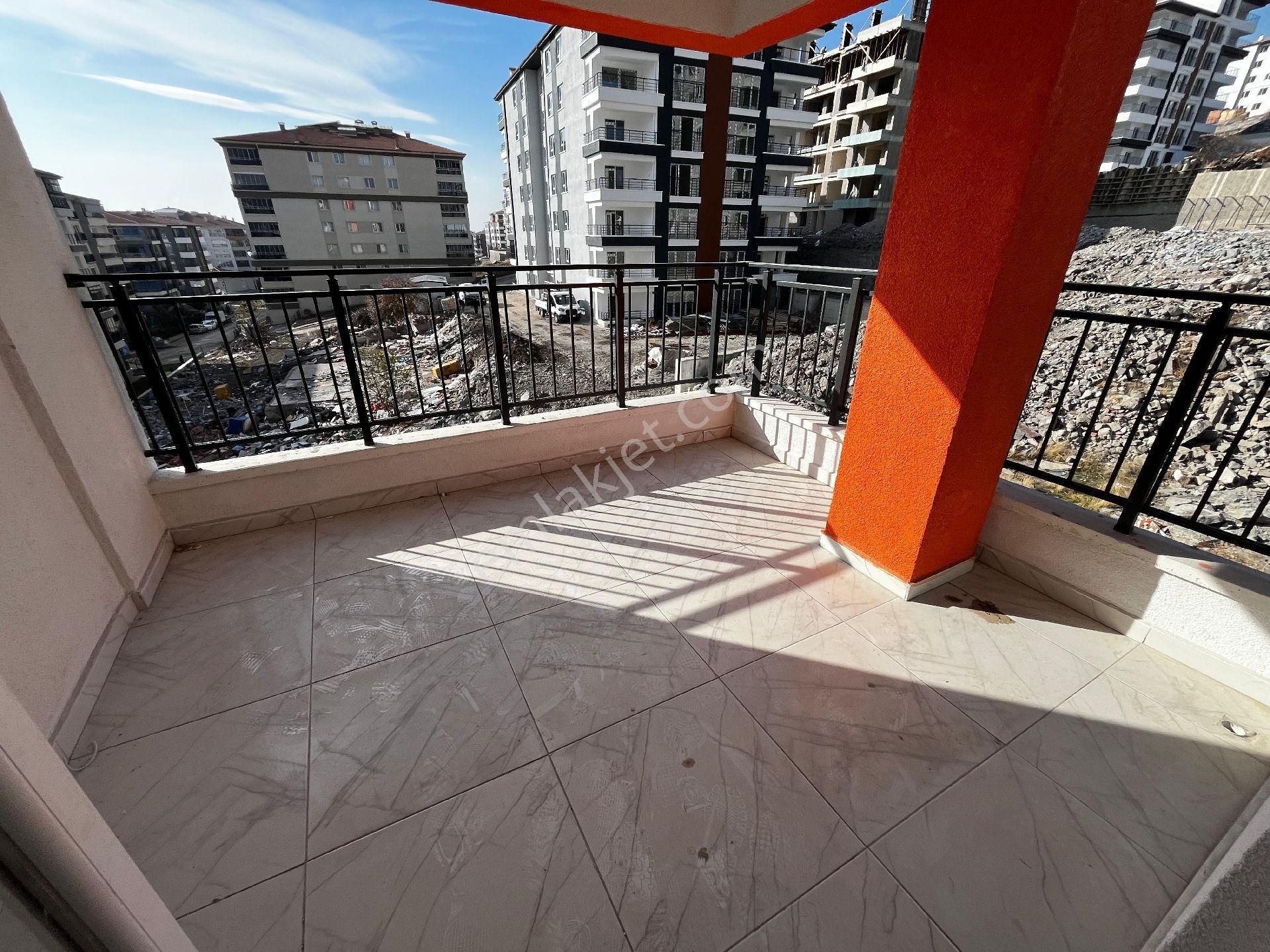 Ferudunçelik 8.cd İmk Lisesi Yakını 2.kat 3+1 135m2 Teras Balkonlu Vestiyer Duşakabin D.kagıtlı - Görsel 21