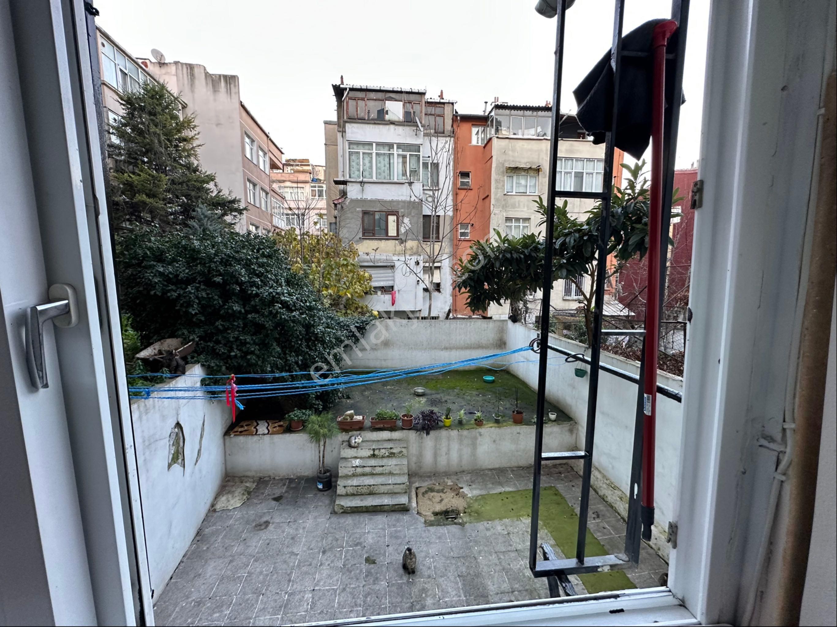 Fatih Molla Gürani’de Merkezi Konumda Satılık 2+1 Daire - Görsel 5