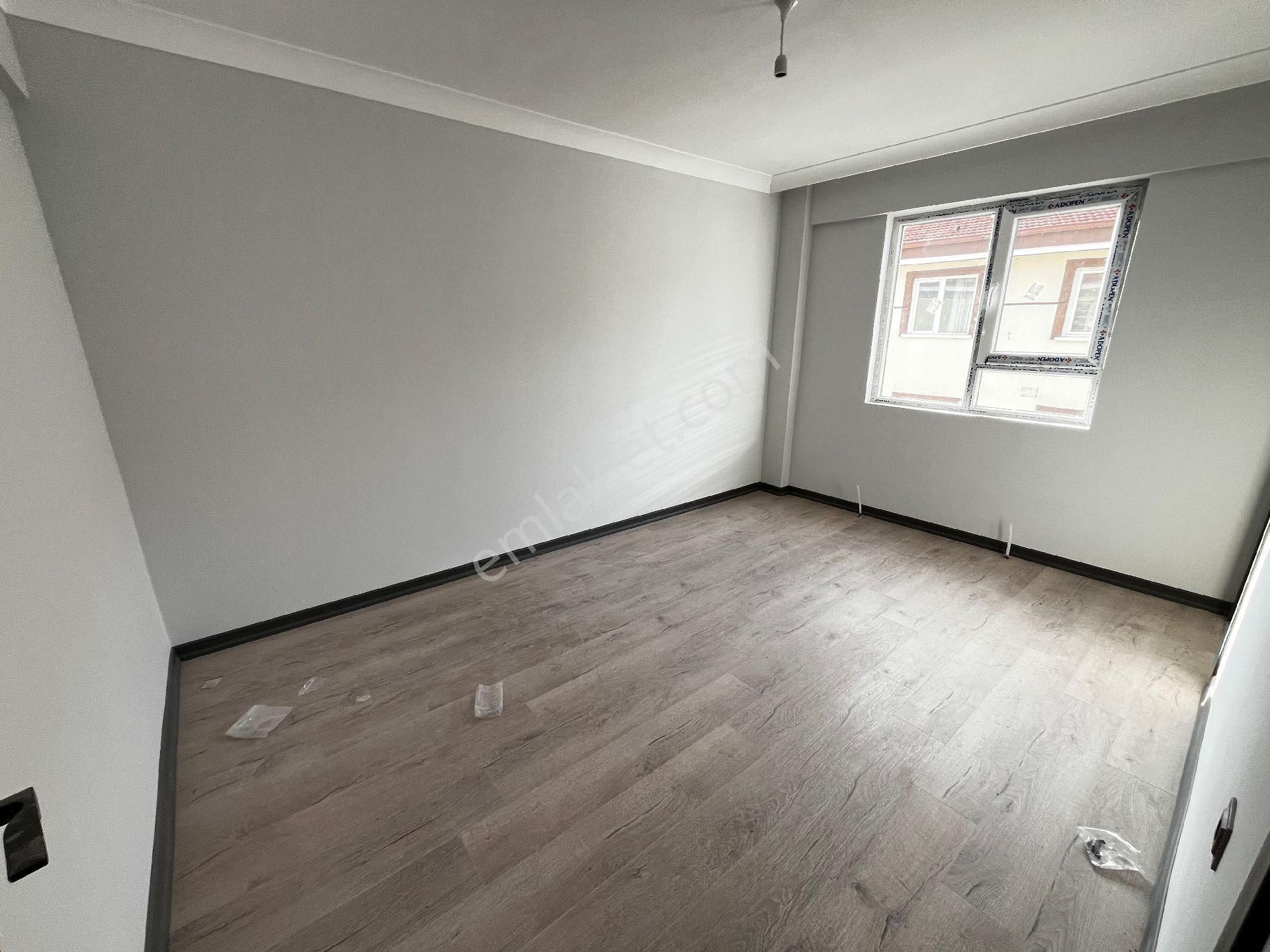 Karapürçek Sıfır 3.kat 3+1 .135m2 Ç.banyo Vestiyer Duşakabin Granit Zemin Teras Balkonlu - Görsel 12