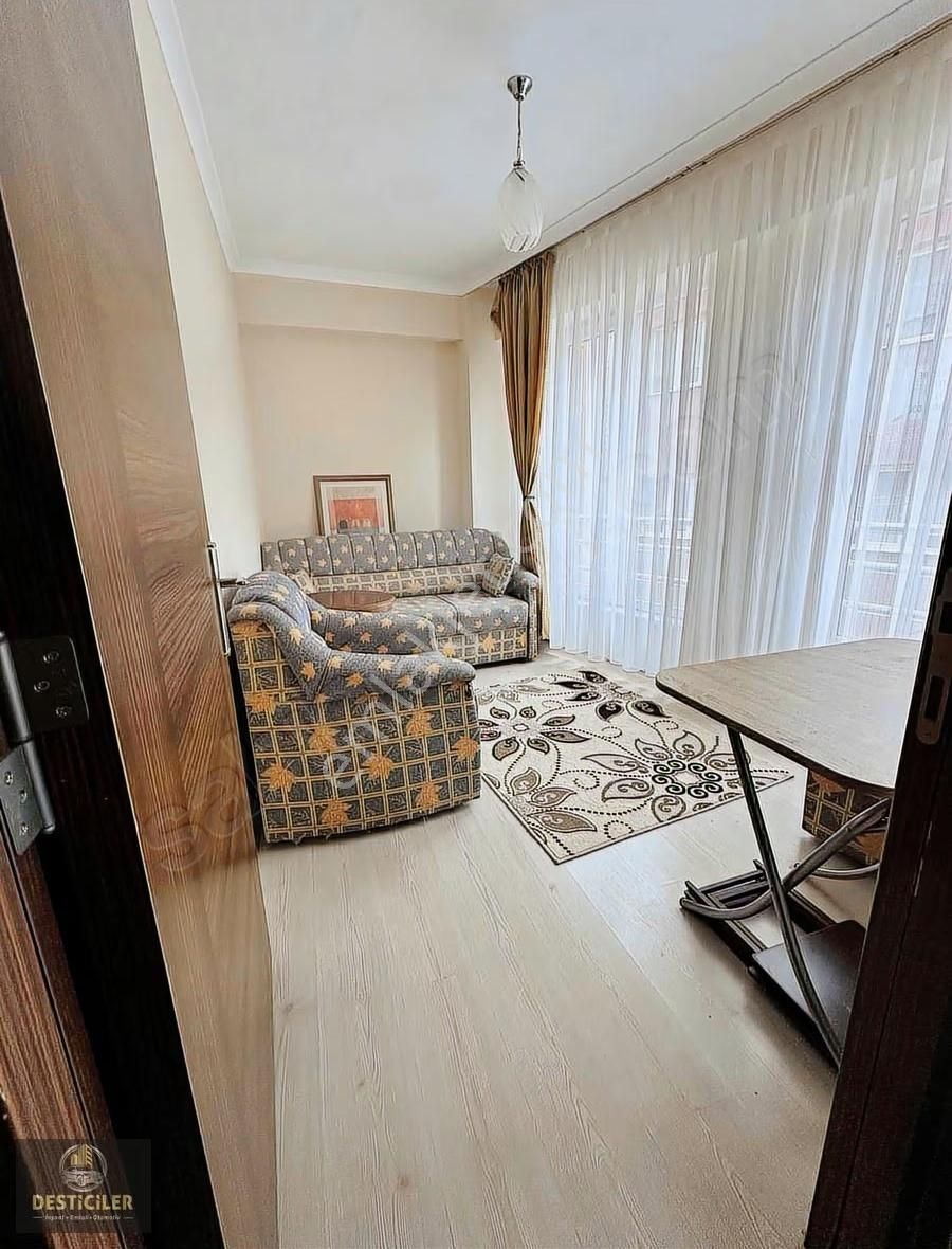 Ad-desticiler Güllük Mah Çarşı Merkezde 2+0 Eşyalı Kiralık - Görsel 3