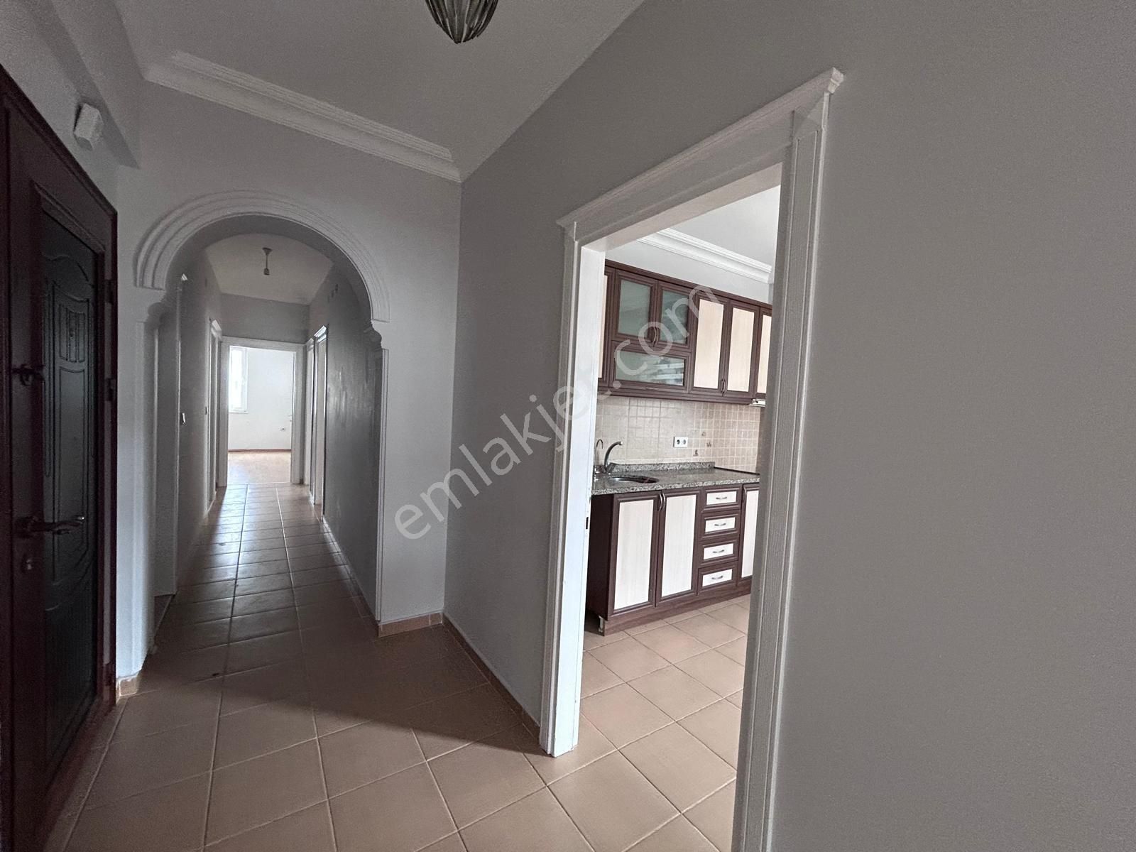 Şafak Mahallesi Cadde Üzeri Geniş 3+1 Ara Kat Kiralık Daire - Görsel 8