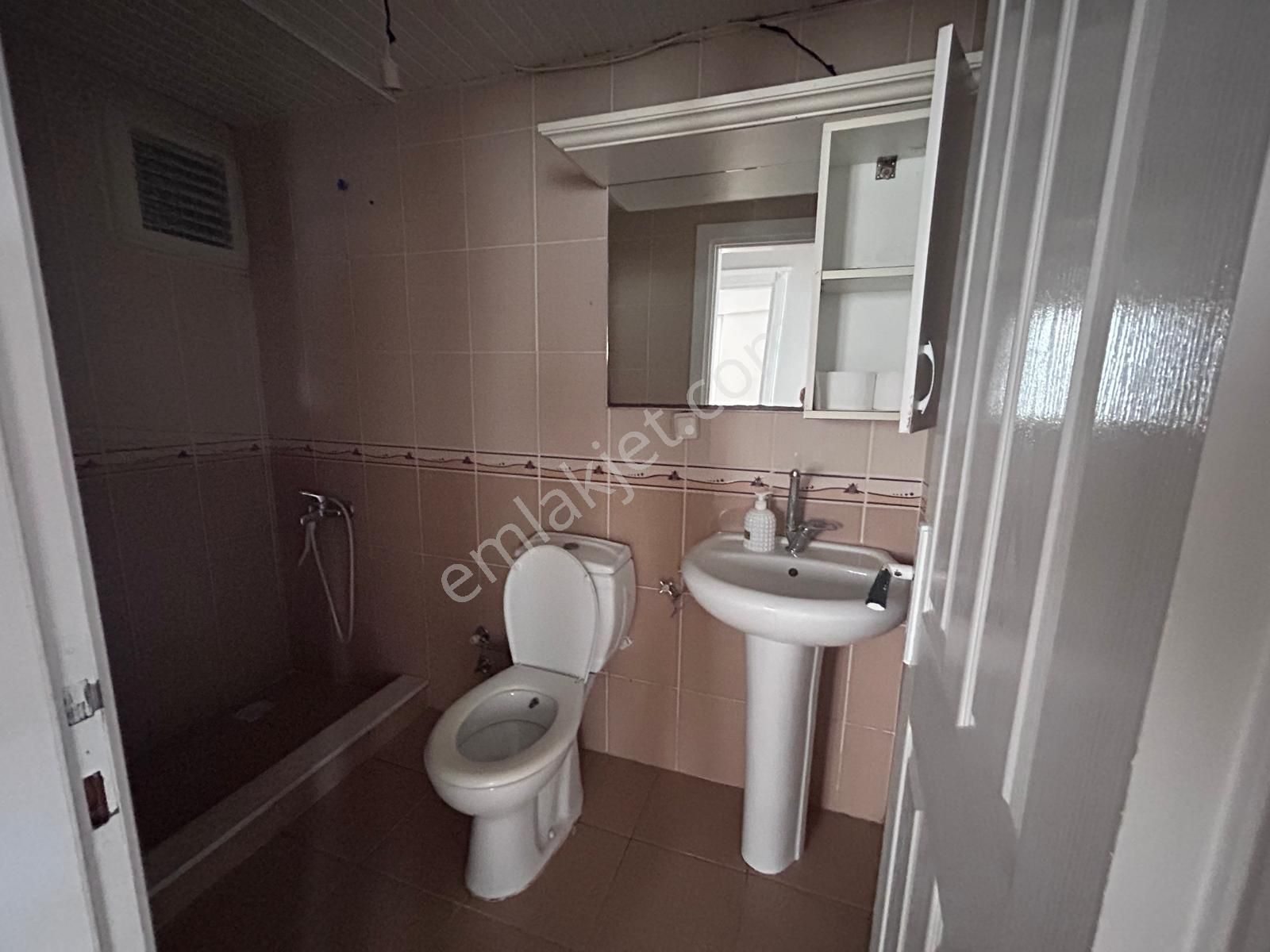 Şafak Mahallesi Cadde Üzeri Geniş 3+1 Ara Kat Kiralık Daire - Görsel 6