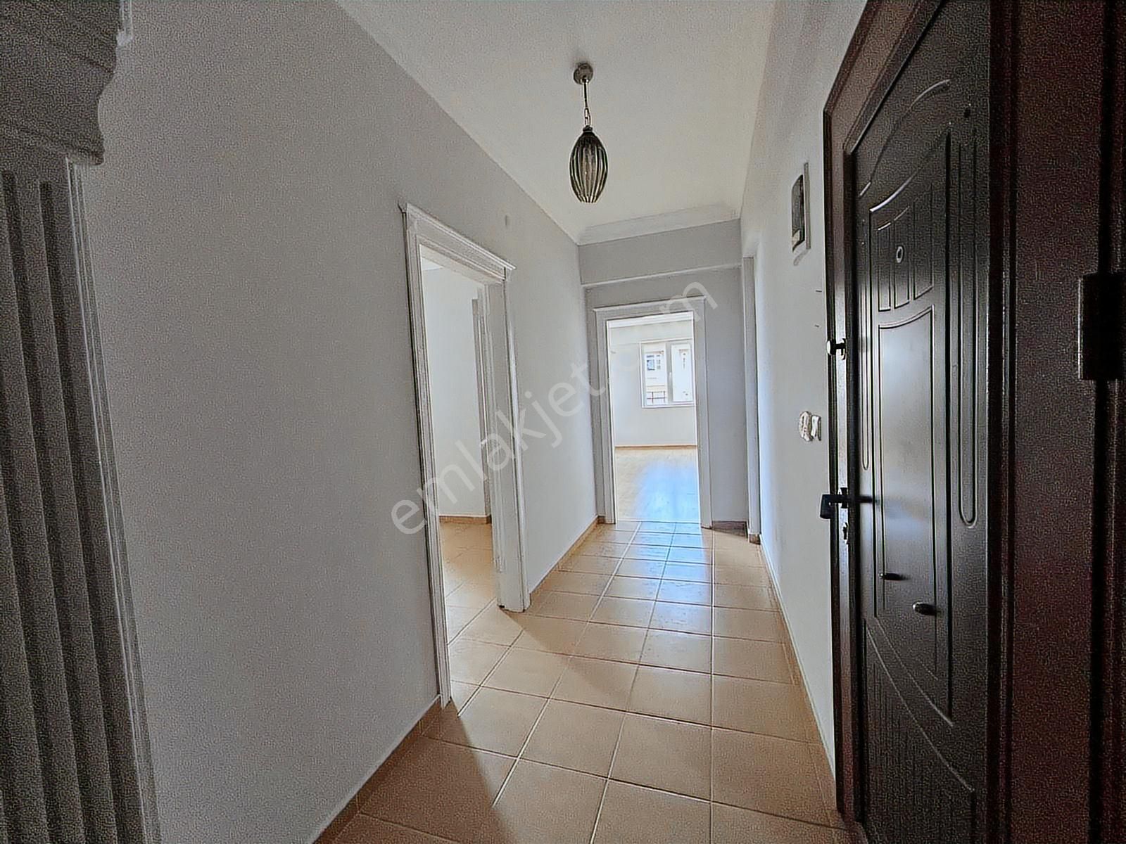 Şafak Mahallesi Cadde Üzeri Geniş 3+1 Ara Kat Kiralık Daire - Görsel 28