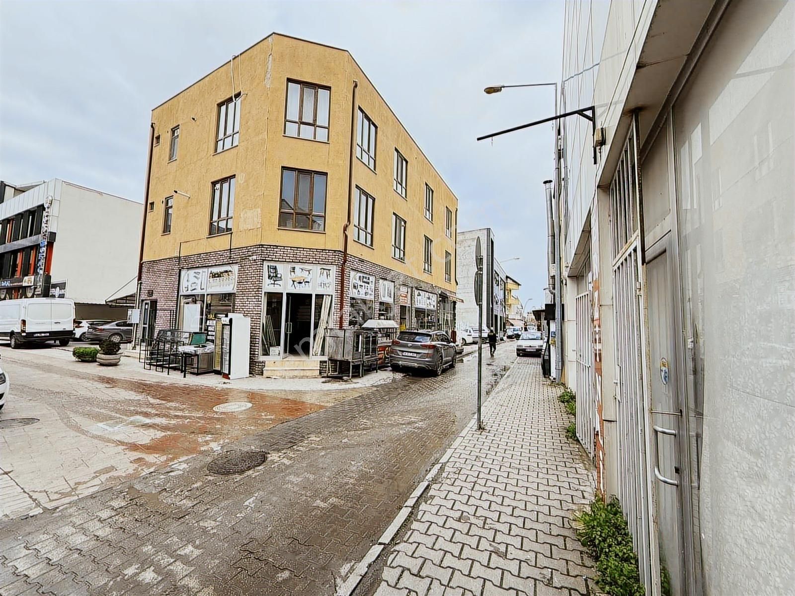 Adapazarı Semerciler Mahallesinde 1+1 Kiralık Daire