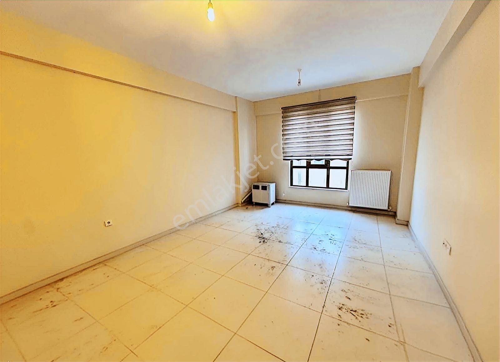 Adapazarı Semerciler Mahallesinde 1+1 Kiralık Daire - Görsel 3