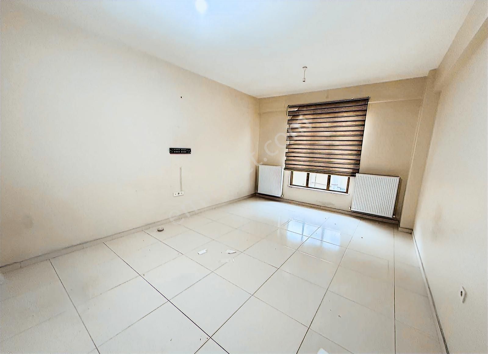 Adapazarı Semerciler Mahallesinde 1+1 Kiralık Daire - Görsel 12