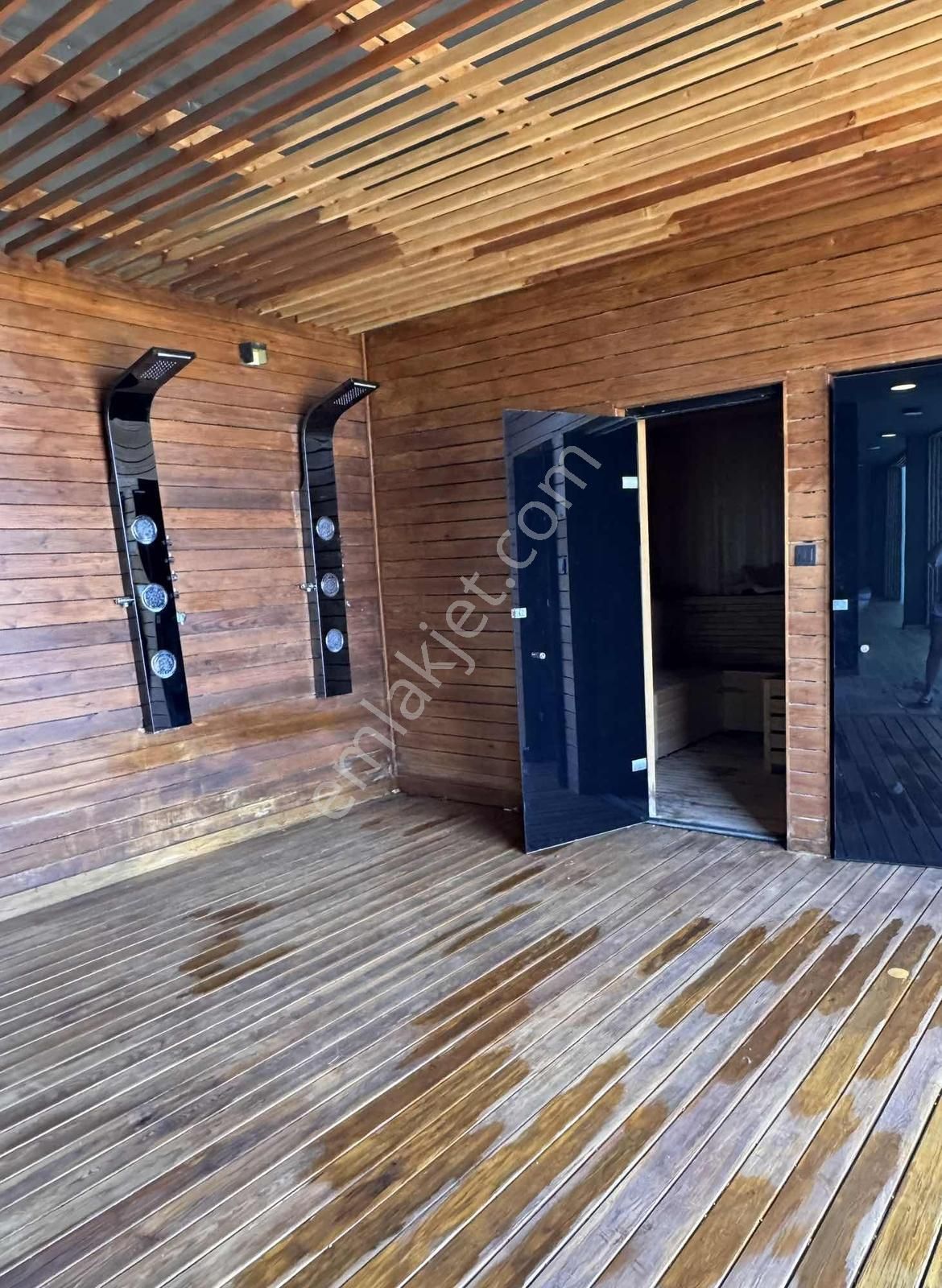 Havuzlu Site İçerisinde Şahane Manzaralı 1+1 - Görsel 11