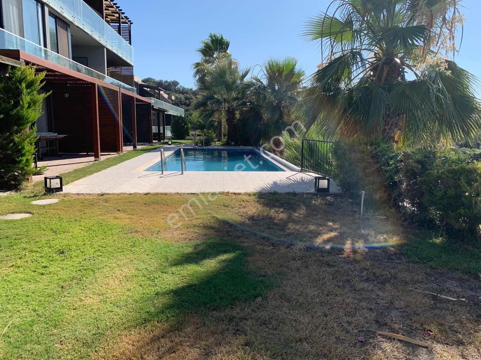 Havuzlu Site İçerisinde Şahane Manzaralı 1+1 - Görsel 5