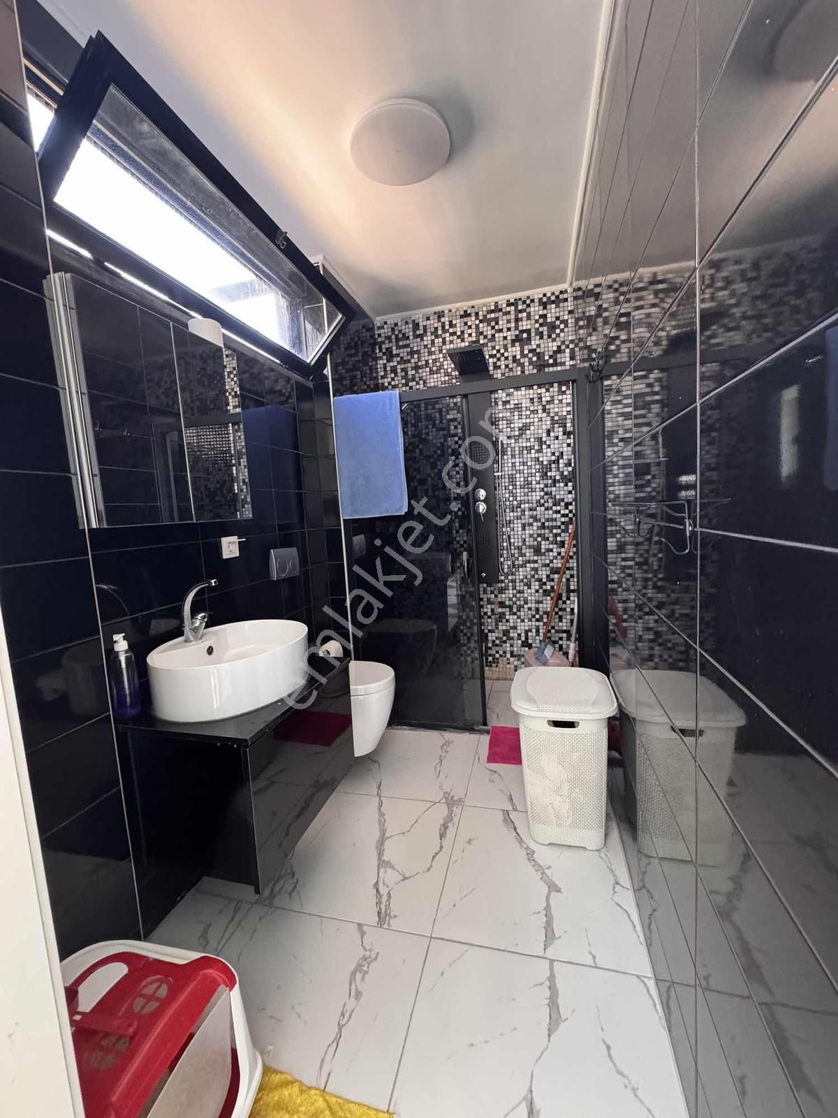 Havuzlu Site İçerisinde Şahane Manzaralı 1+1 - Görsel 17