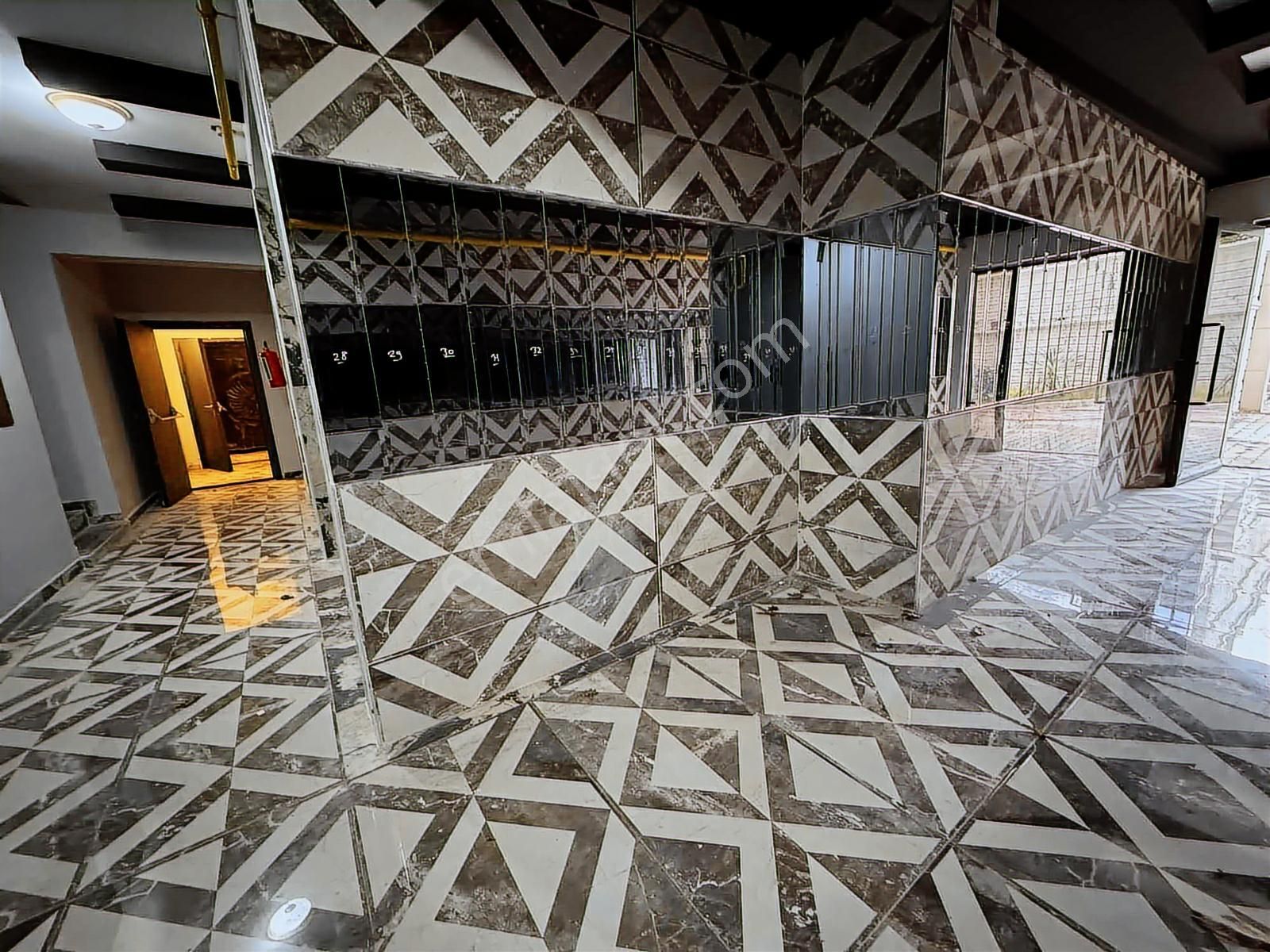 Eşyalı Havuzlu Site İçinde 1+1 - Görsel 21