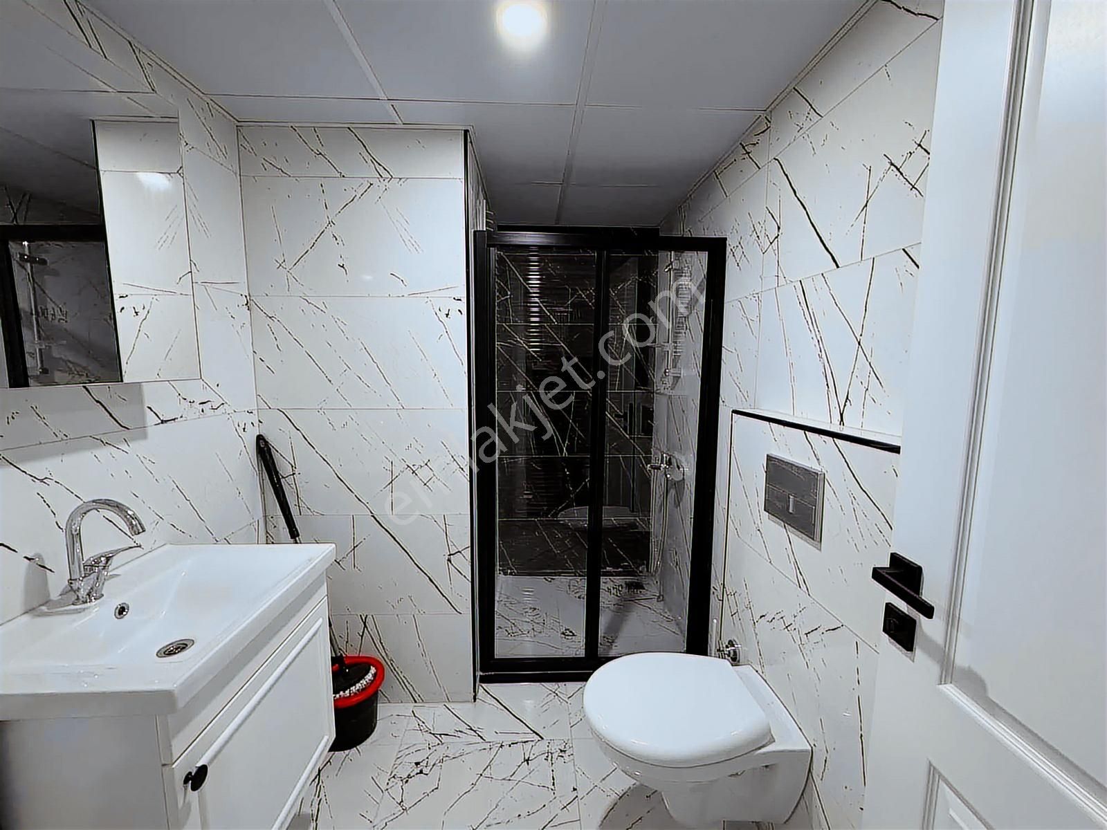 Eşyalı Havuzlu Site İçinde 1+1 - Görsel 16