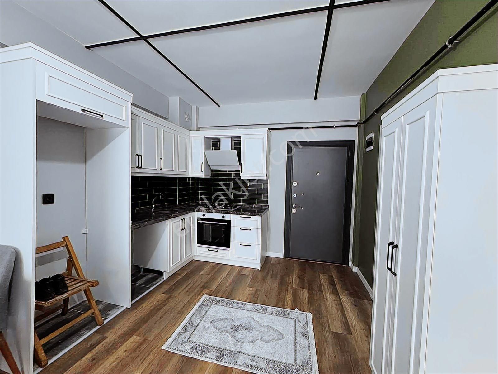 Eşyalı Havuzlu Site İçinde 1+1 - Görsel 22