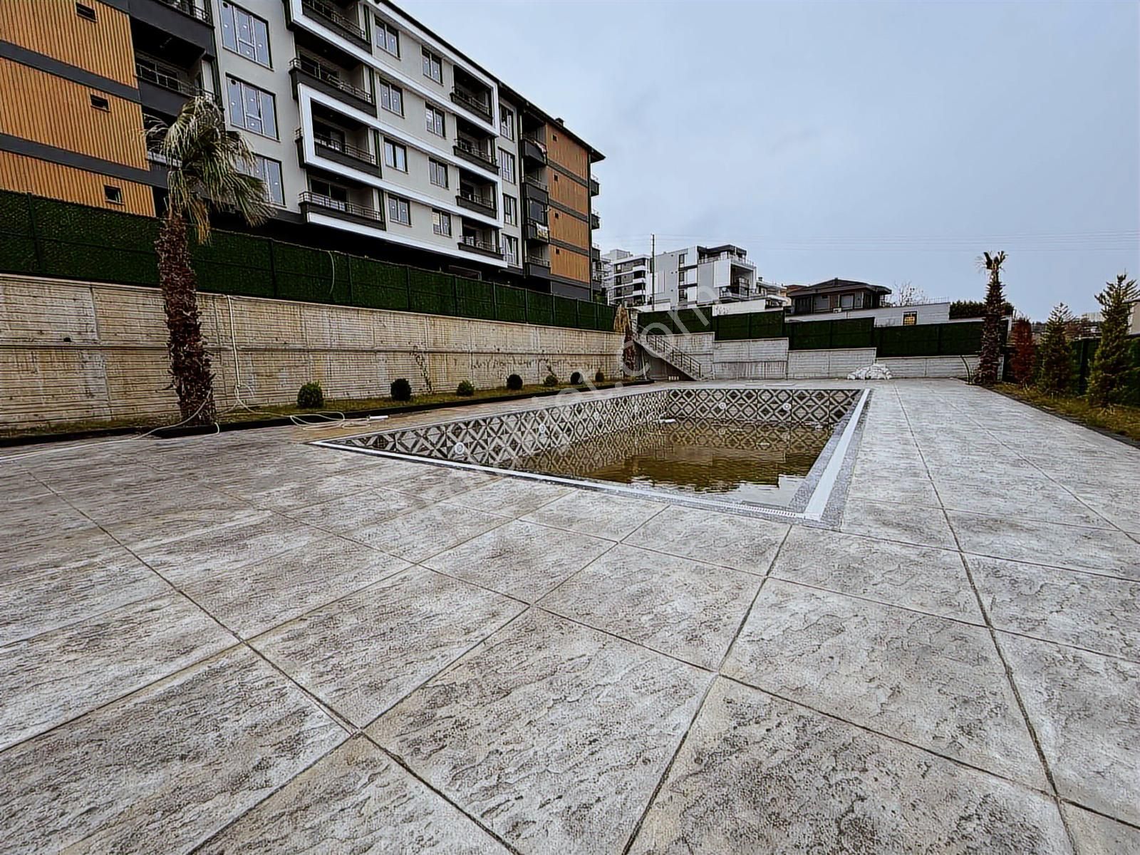 Eşyalı Havuzlu Site İçinde 1+1 - Görsel 10