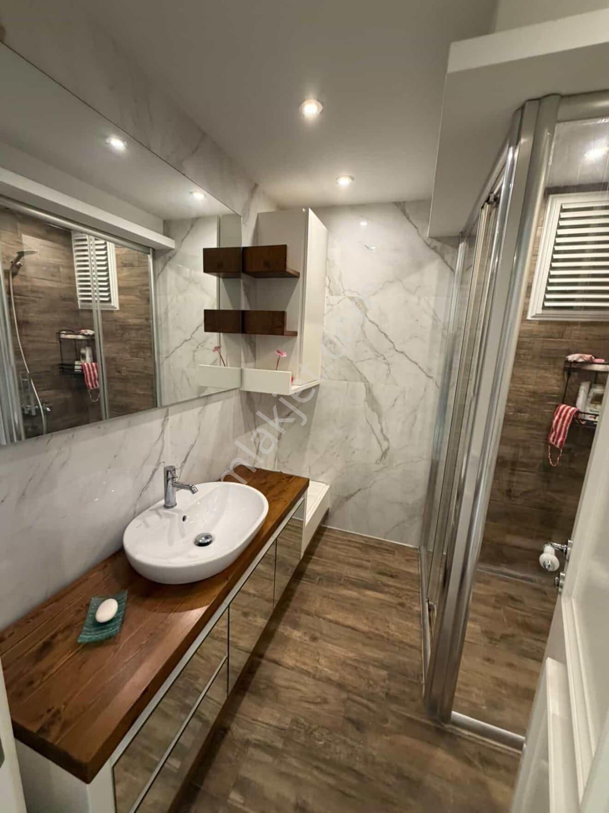 View'den Tece Denize 50m Yürüme Mesafesi 2,5+1 Satılık Daire - Görsel 8