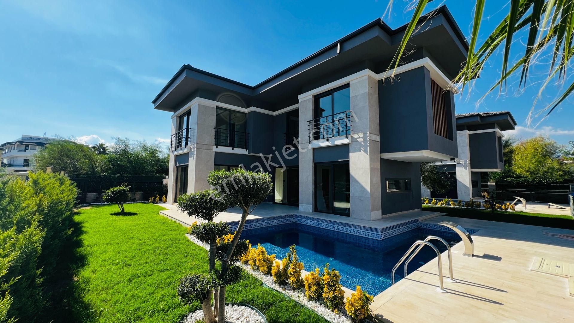 Kemer'de Satılık Müstakil 3+1 Villa