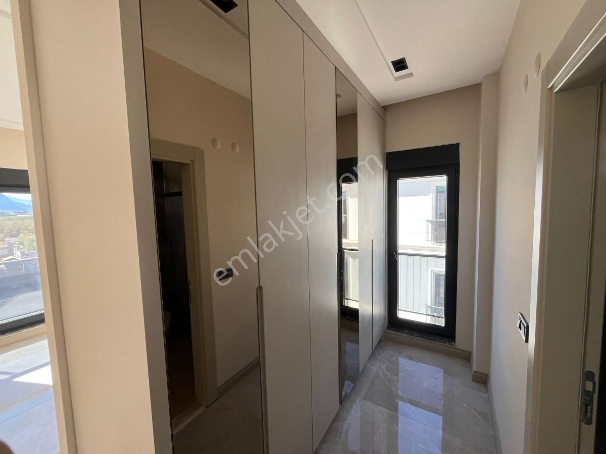 Antalya Döşemealtında Site İçinde Satılık 4+1 Satılık Villa - Görsel 12