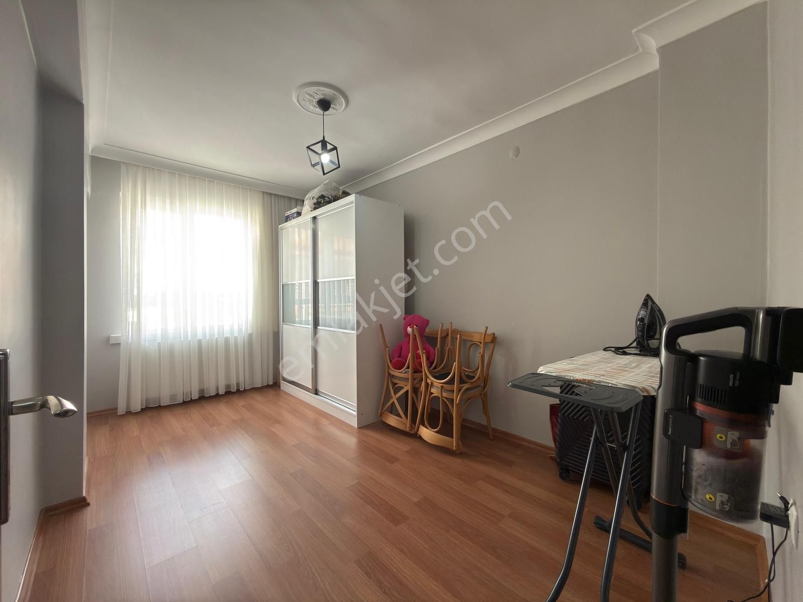 Pazarlıksız!!! Karakaya Mah. 3+1 Yapılı Arakatta Satılık Daire - Görsel 9