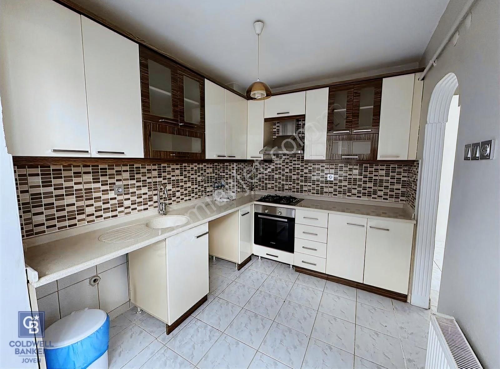 Demetevler Vatan Caddesi Üzerinde Kiralık Daire - Görsel 4