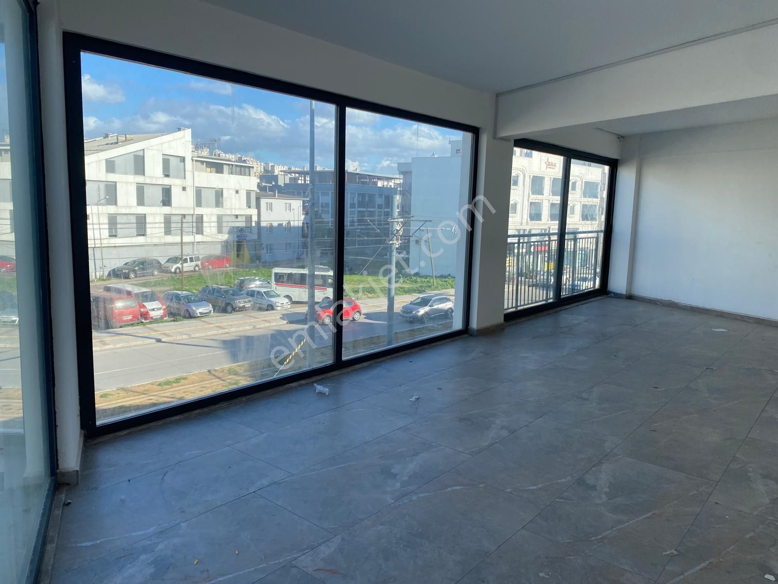 Çiğli Ata Sanayi'de Tabela Değeri Yüksek 3 Katlı Kiralık Dükkan - Görsel 26