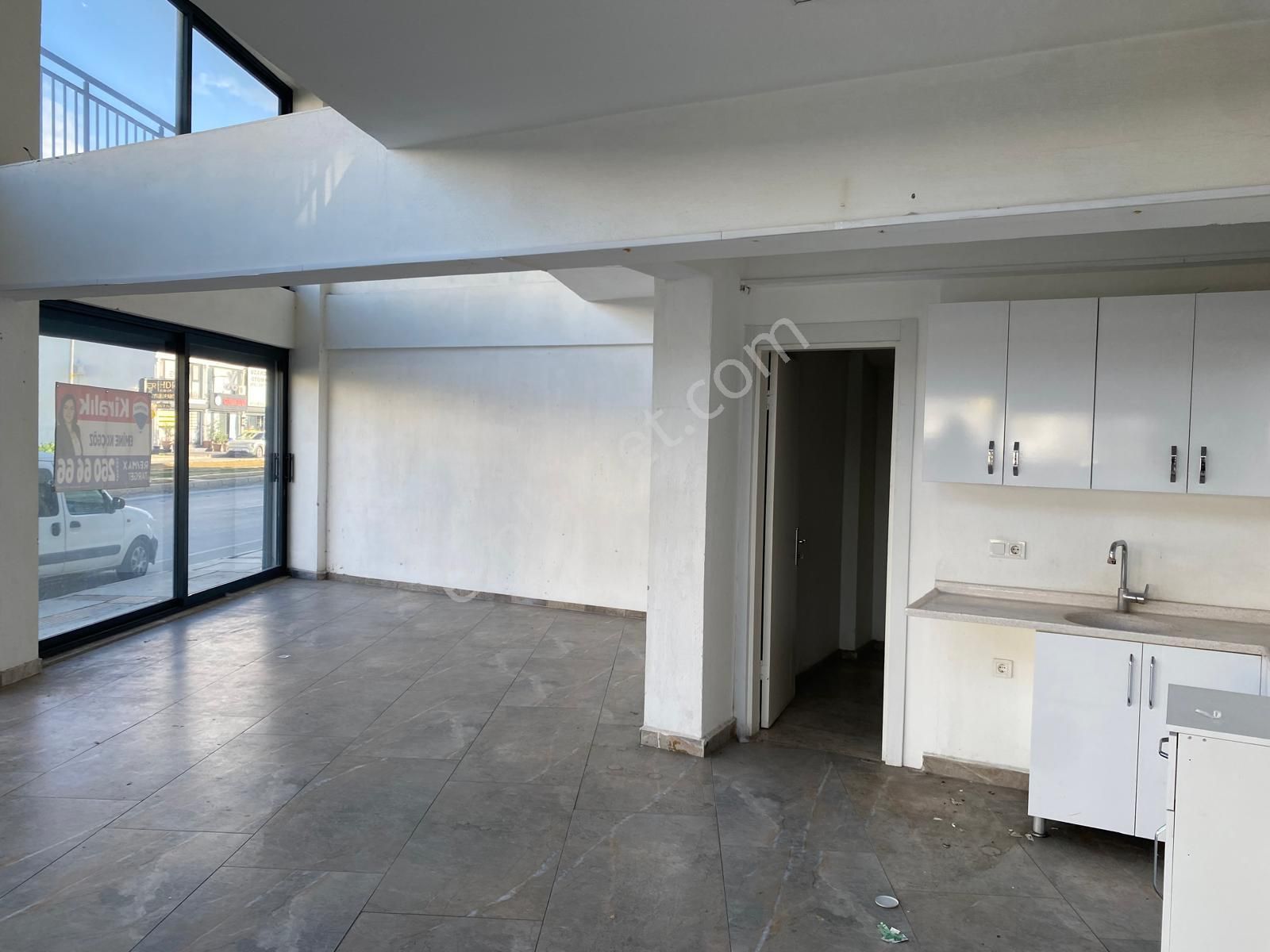 Çiğli Ata Sanayi'de Tabela Değeri Yüksek 3 Katlı Kiralık Dükkan - Görsel 10