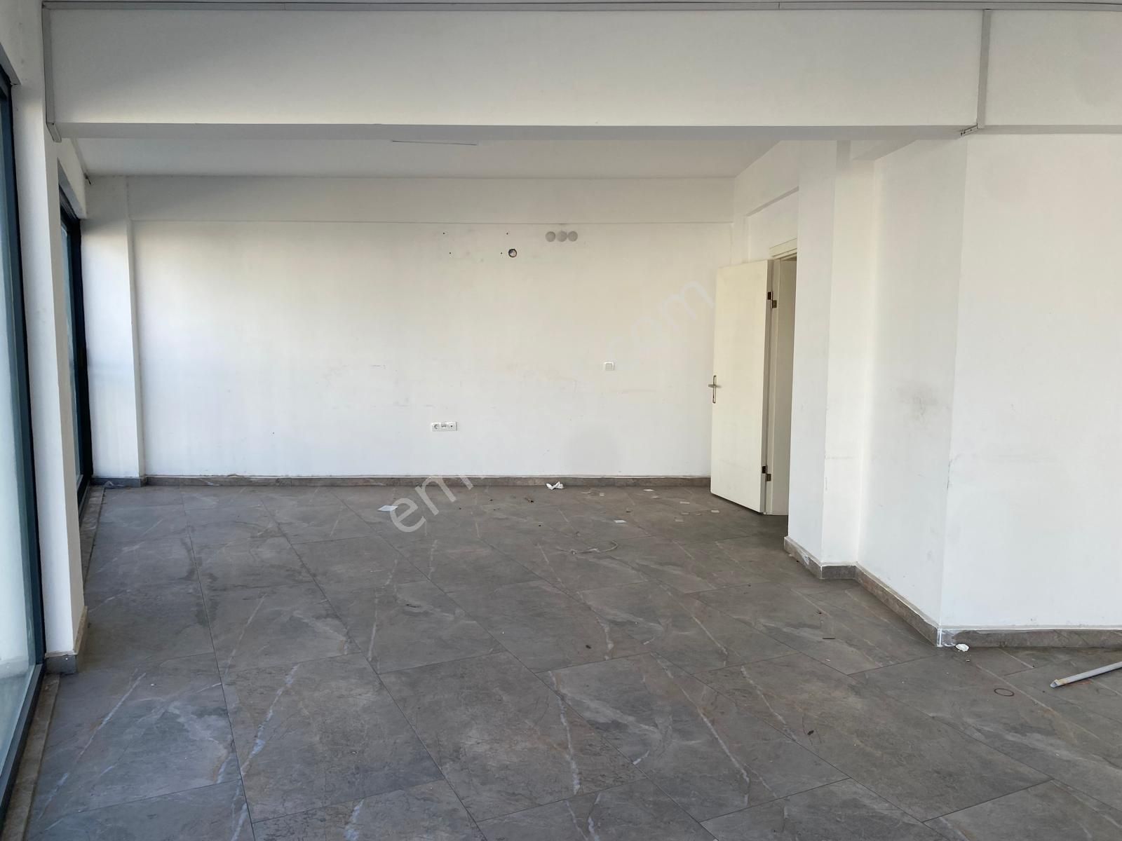 Çiğli Ata Sanayi'de Tabela Değeri Yüksek 3 Katlı Kiralık Dükkan - Görsel 29