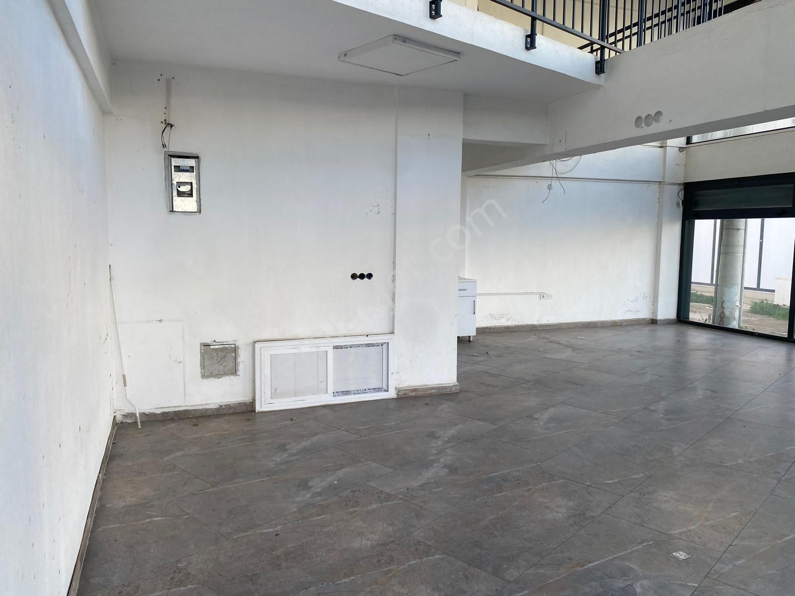 Çiğli Ata Sanayi'de Tabela Değeri Yüksek 3 Katlı Kiralık Dükkan - Görsel 11