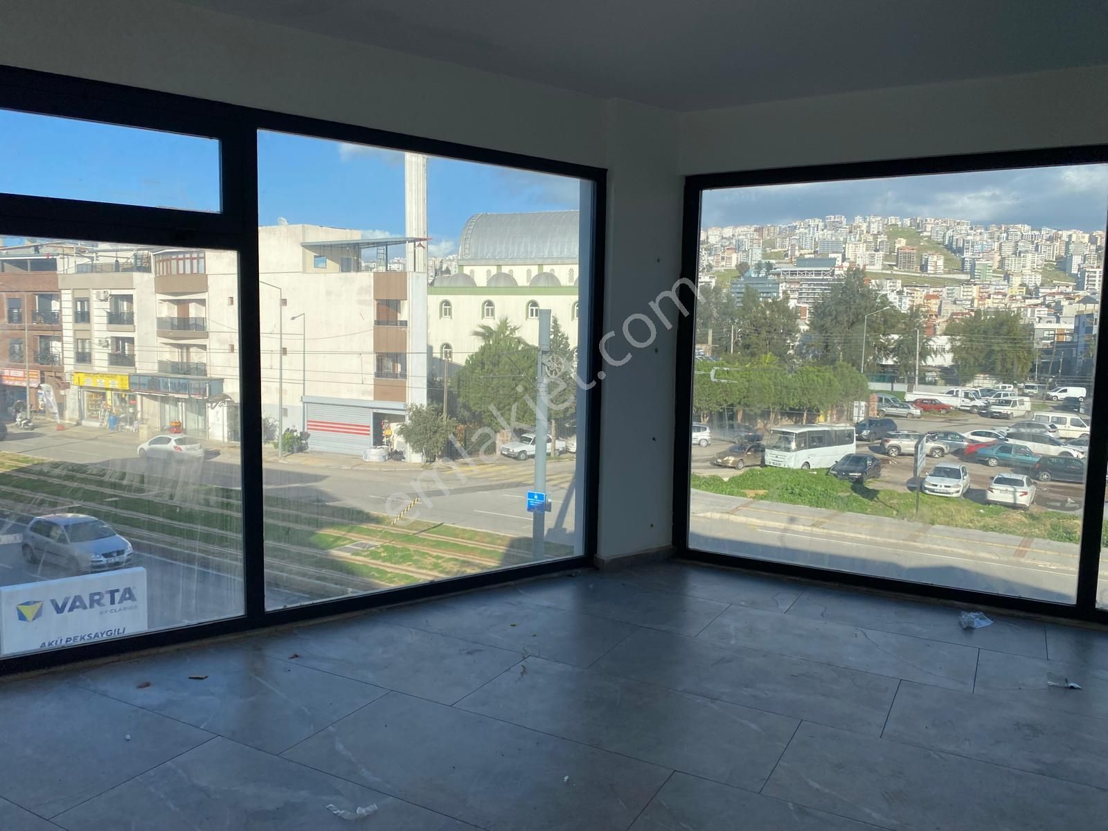 Çiğli Ata Sanayi'de Tabela Değeri Yüksek 3 Katlı Kiralık Dükkan - Görsel 27