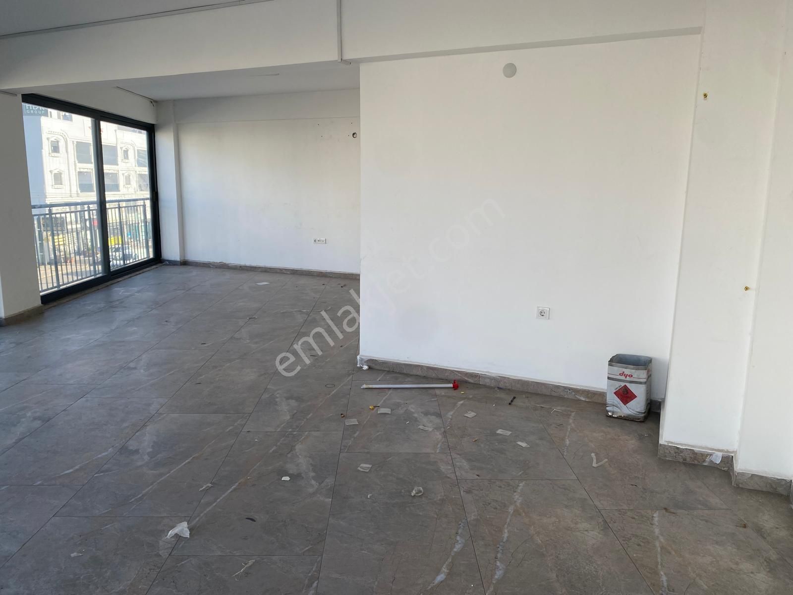 Çiğli Ata Sanayi'de Tabela Değeri Yüksek 3 Katlı Kiralık Dükkan - Görsel 25