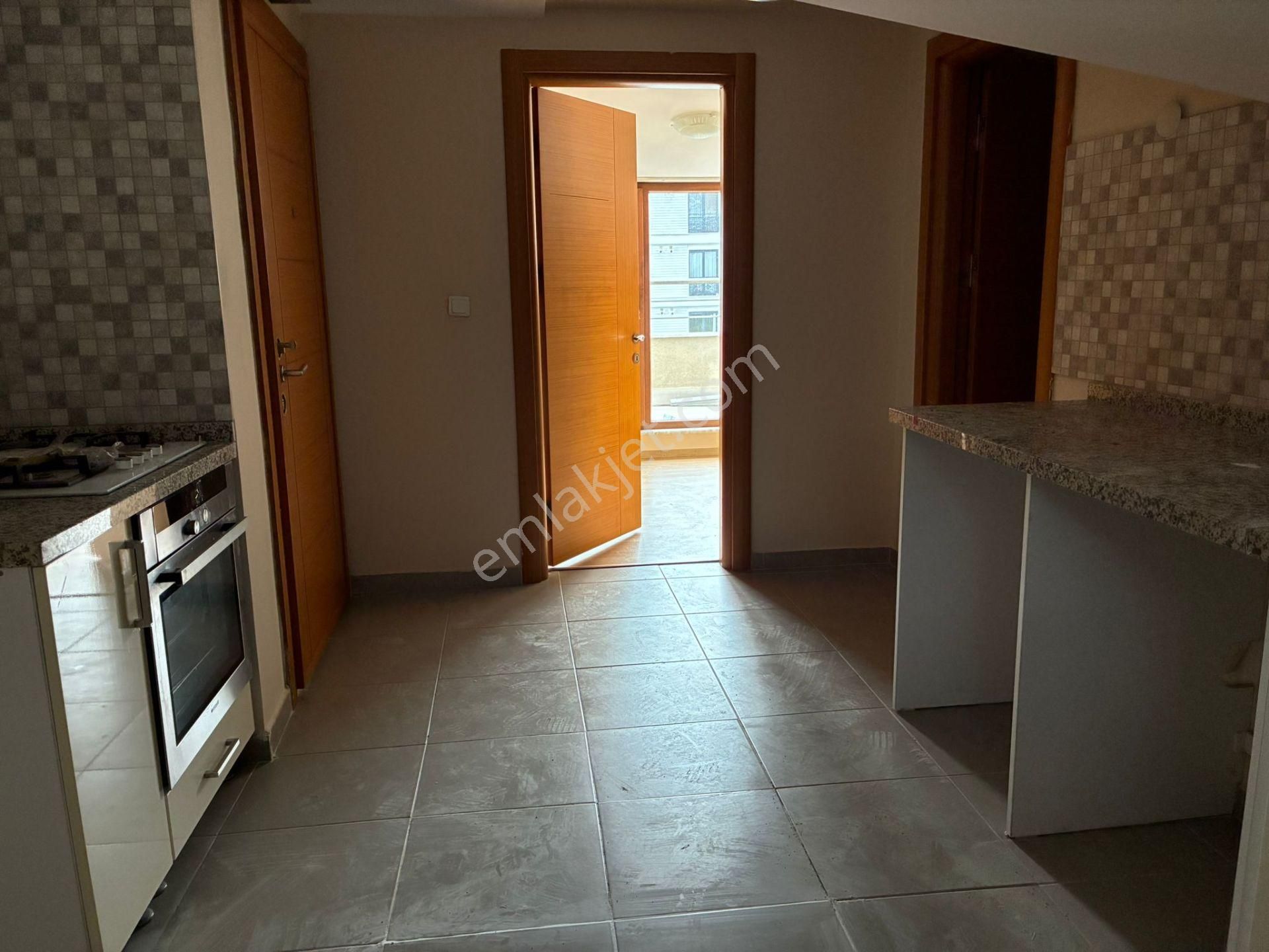 Çengelköy 'de 4+1 Kiralık Dubleks Daire - Görsel 24