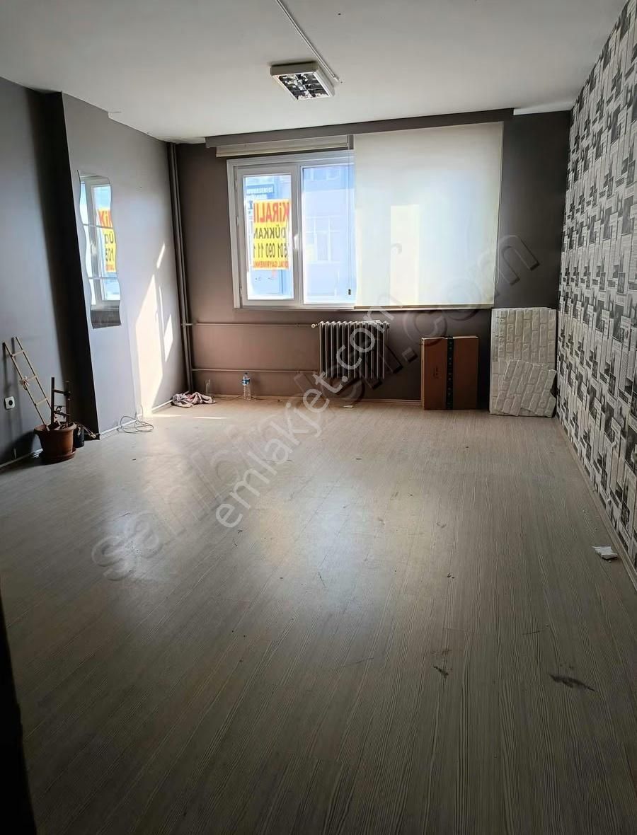Marmara Caddesinde Kullanışlı Ofis Büro - Görsel 5