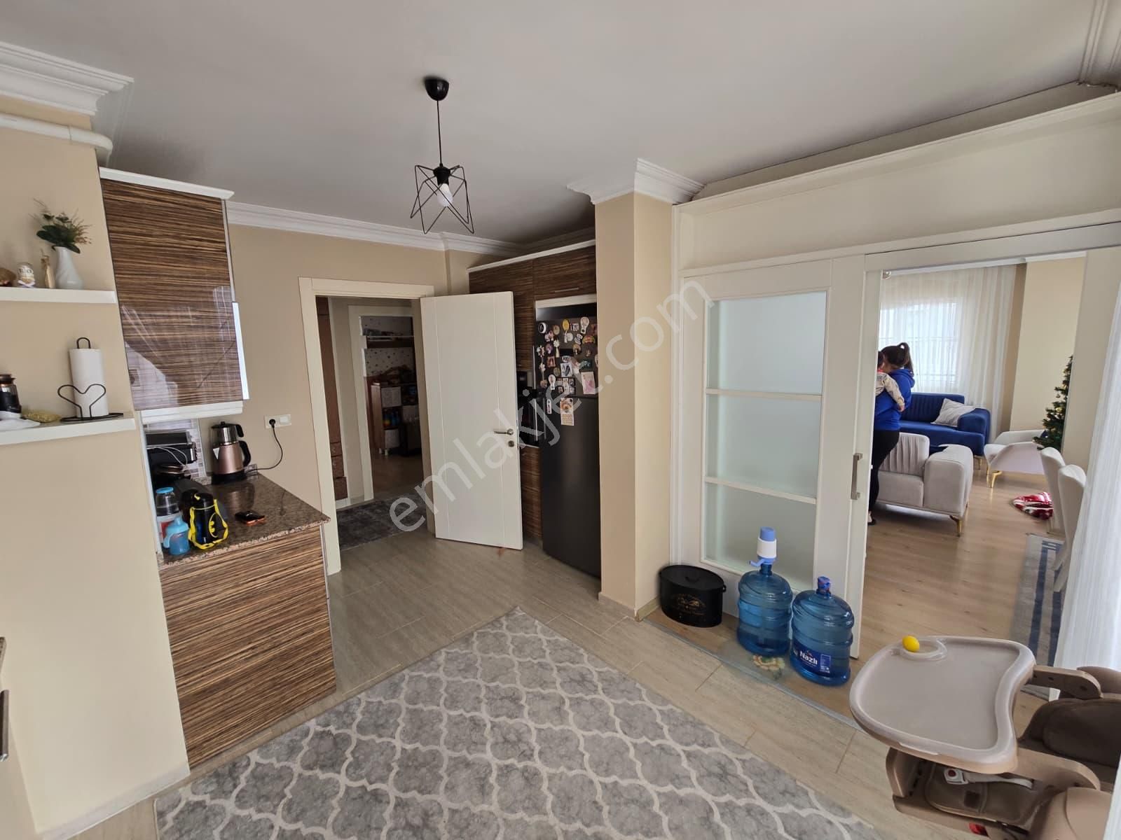 Kuşadasında Satılık- Manzara-havuz-bahçe-otopark-doğalgazlı-kapalı Mutfaklı 3+1 Fırsat Daire - Görsel 29