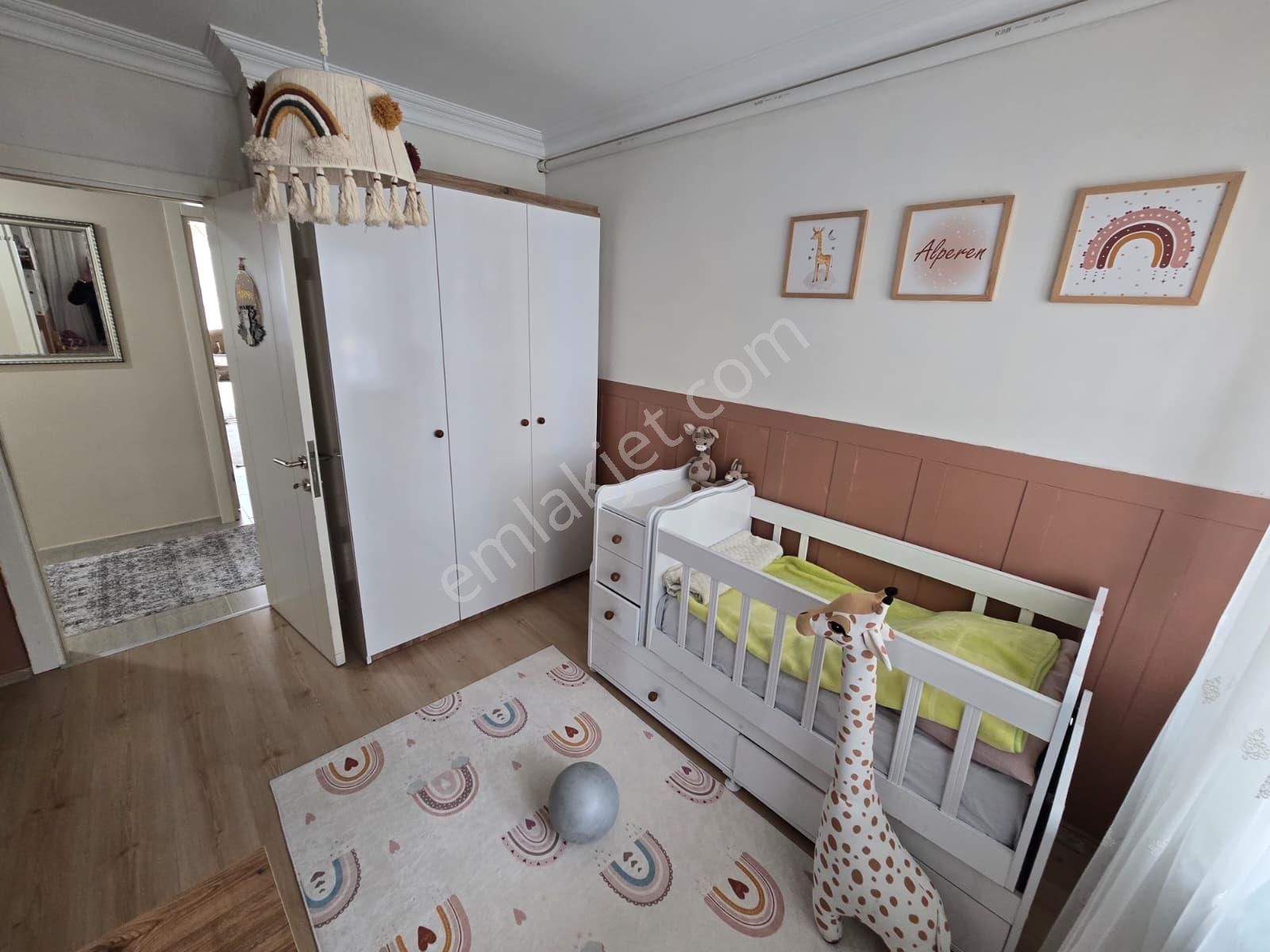 Kuşadasında Satılık- Manzara-havuz-bahçe-otopark-doğalgazlı-kapalı Mutfaklı 3+1 Fırsat Daire - Görsel 26