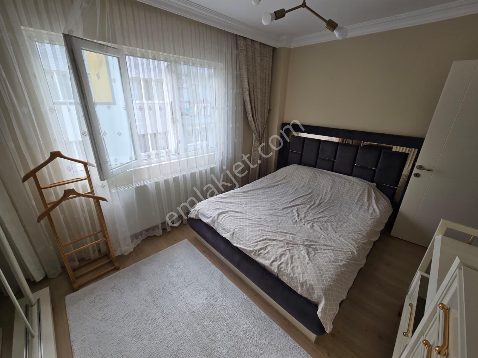 Kuşadasında Satılık- Manzara-havuz-bahçe-otopark-doğalgazlı-kapalı Mutfaklı 3+1 Fırsat Daire - Görsel 9