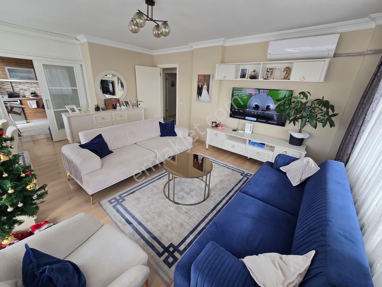 Kuşadasında Satılık- Manzara-havuz-bahçe-otopark-doğalgazlı-kapalı Mutfaklı 3+1 Fırsat Daire - Görsel 6